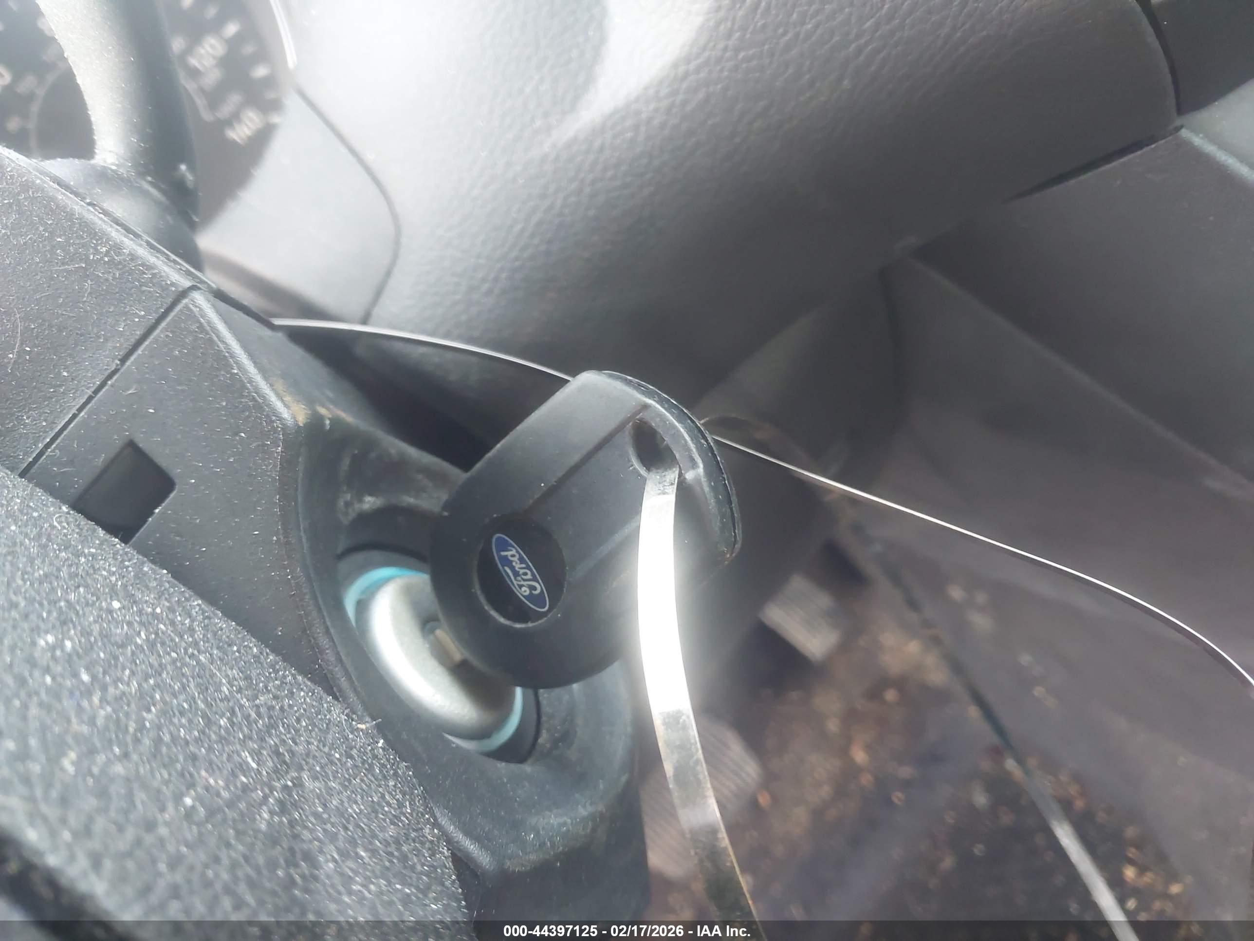 FORD FOCUS image 11