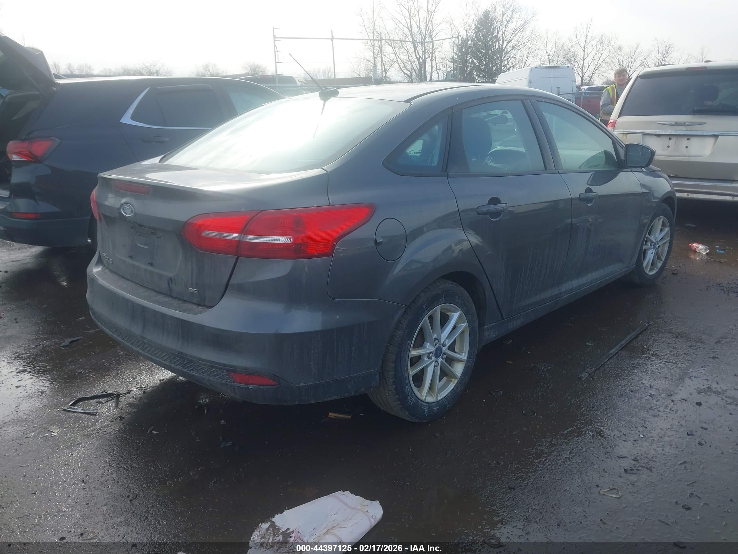 FORD FOCUS image 4