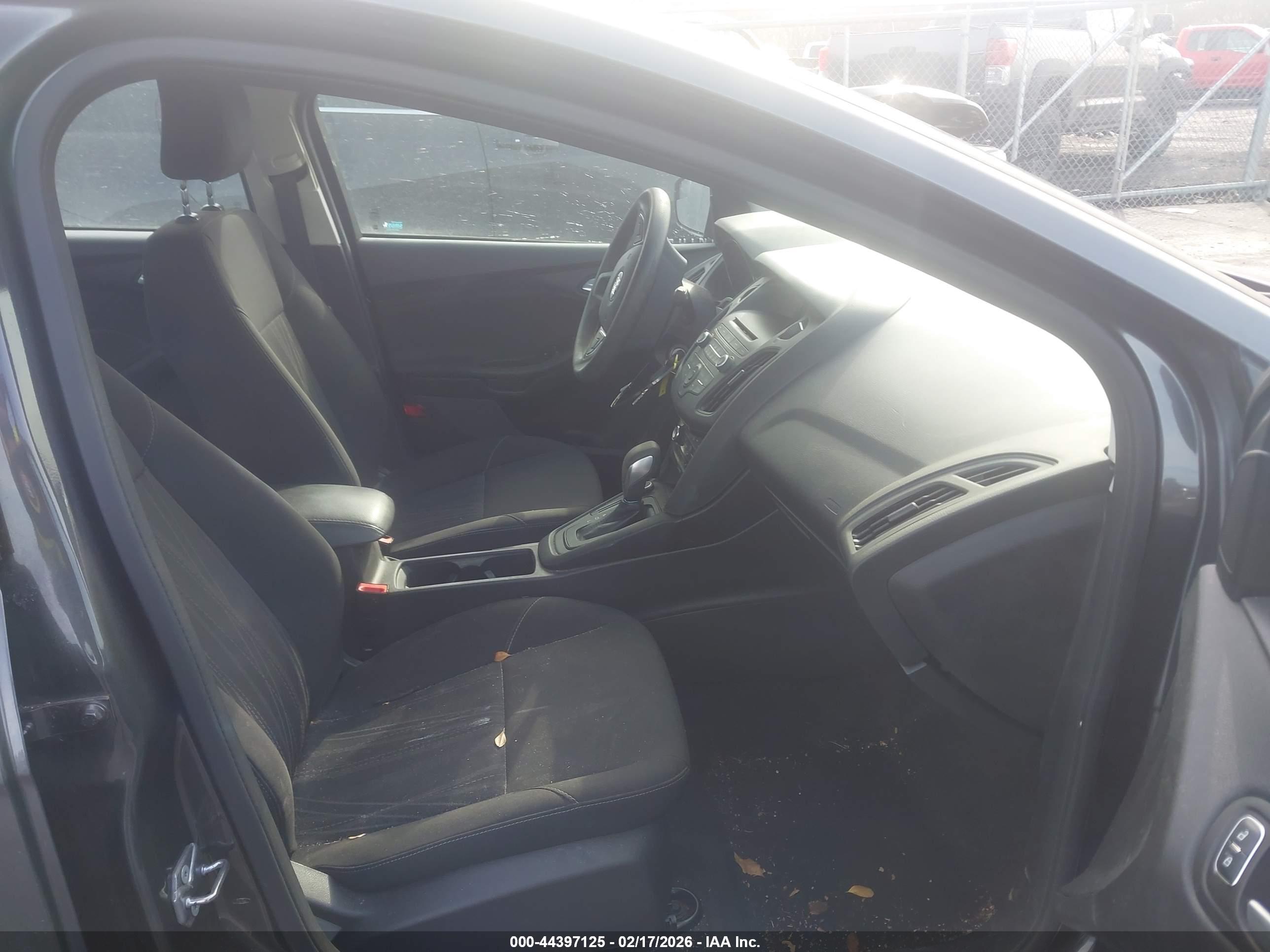 FORD FOCUS image 5