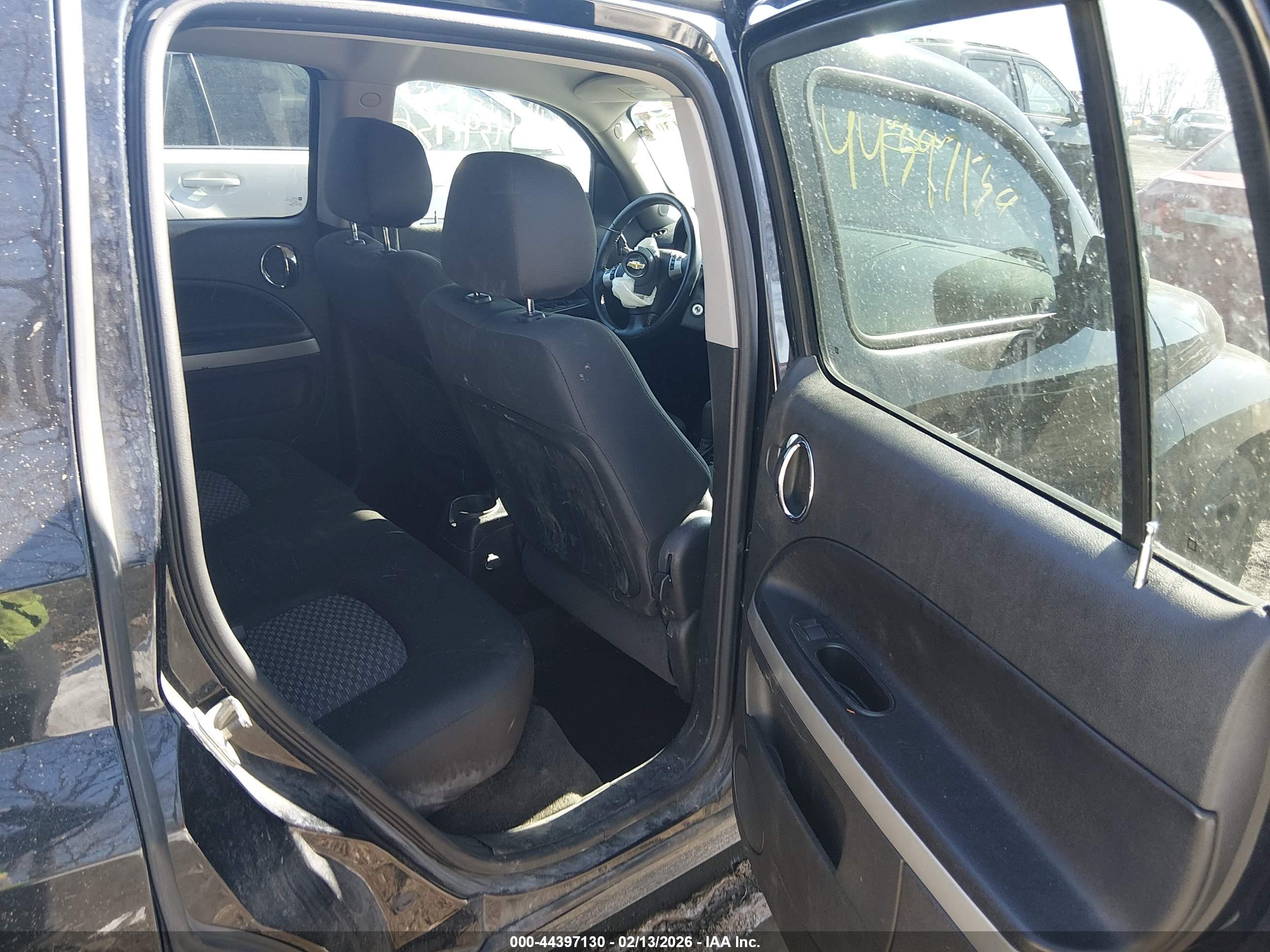 CHEVROLET HHR image 8
