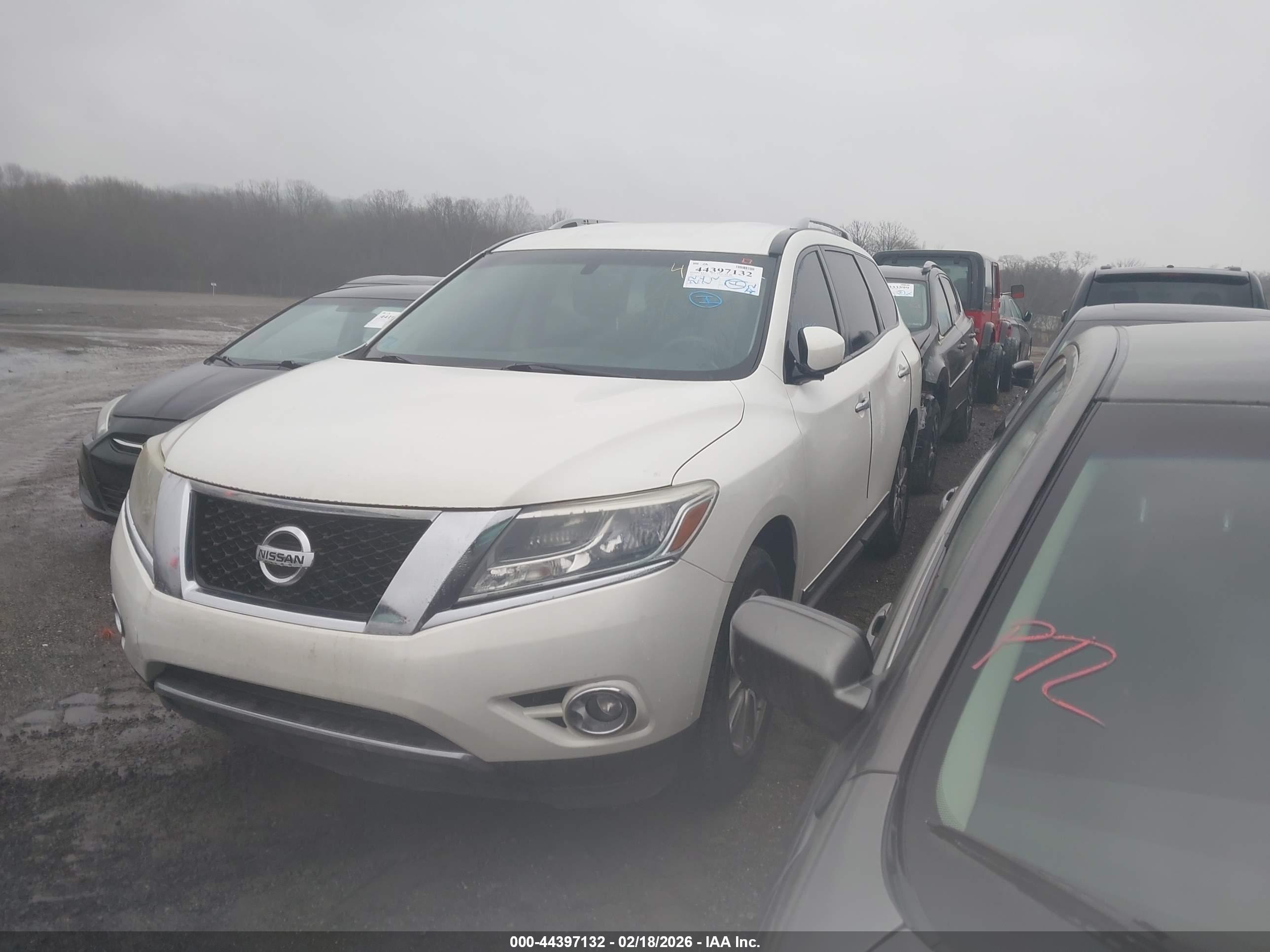 NISSAN PATHFINDER image 2