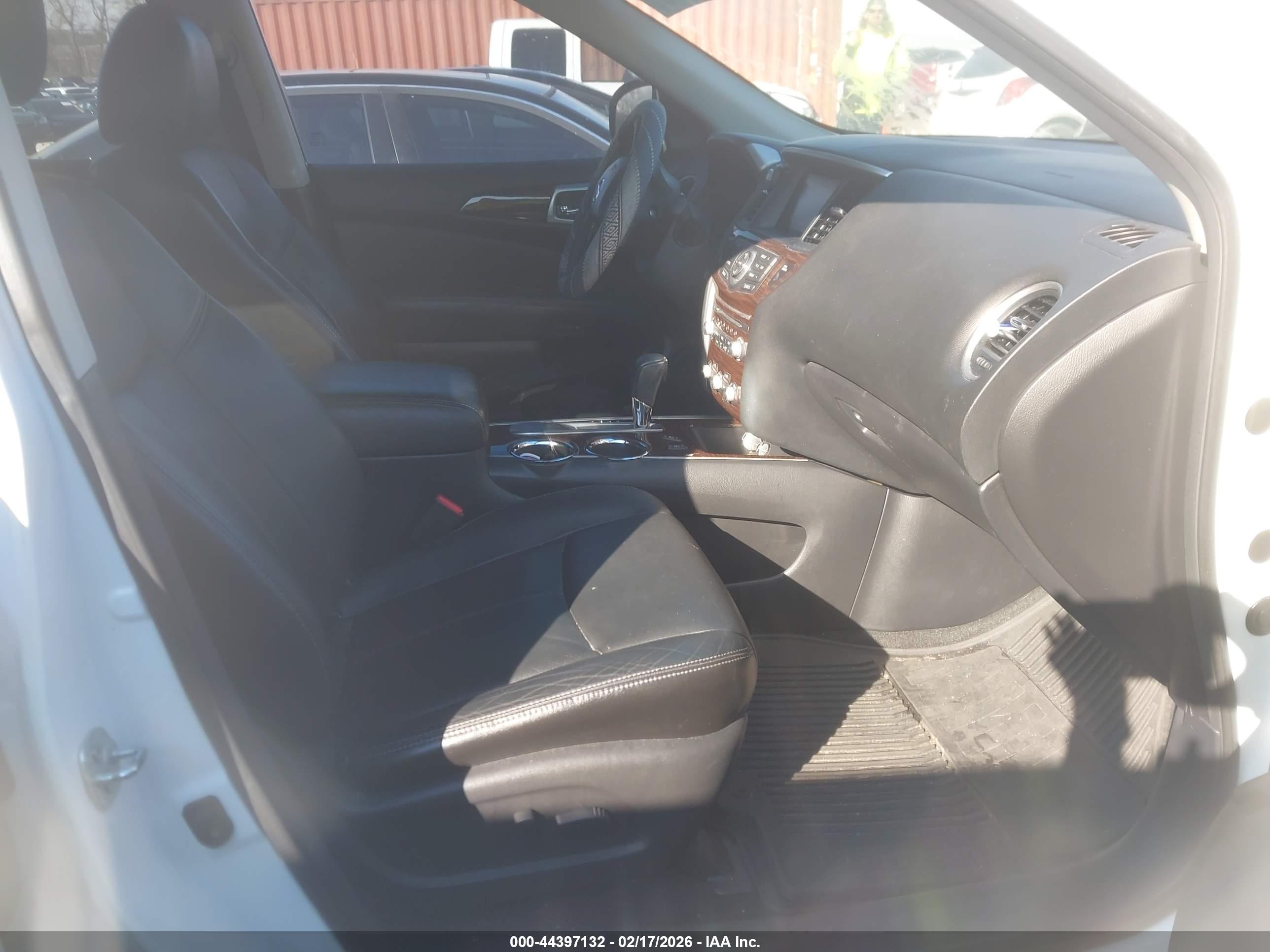 NISSAN PATHFINDER image 5