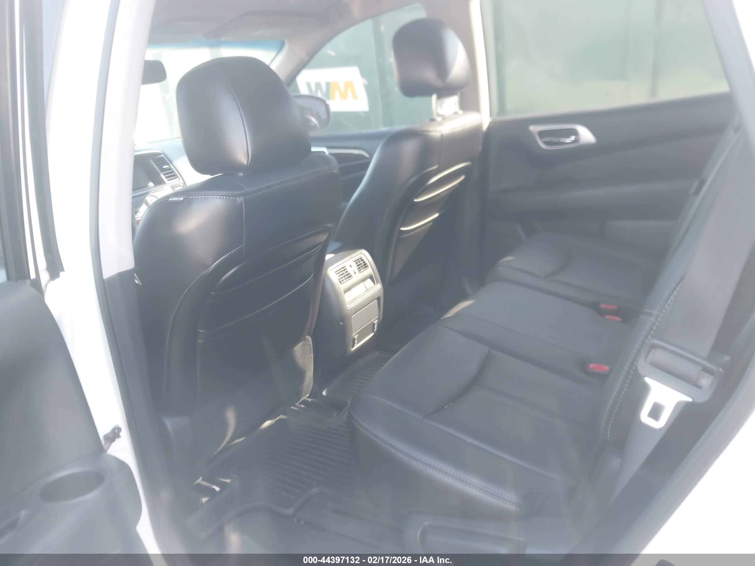 NISSAN PATHFINDER image 8