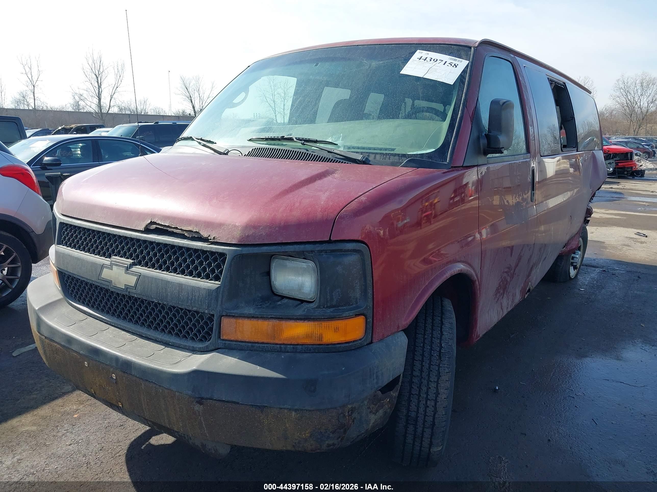 CHEVROLET EXPRESS image 2