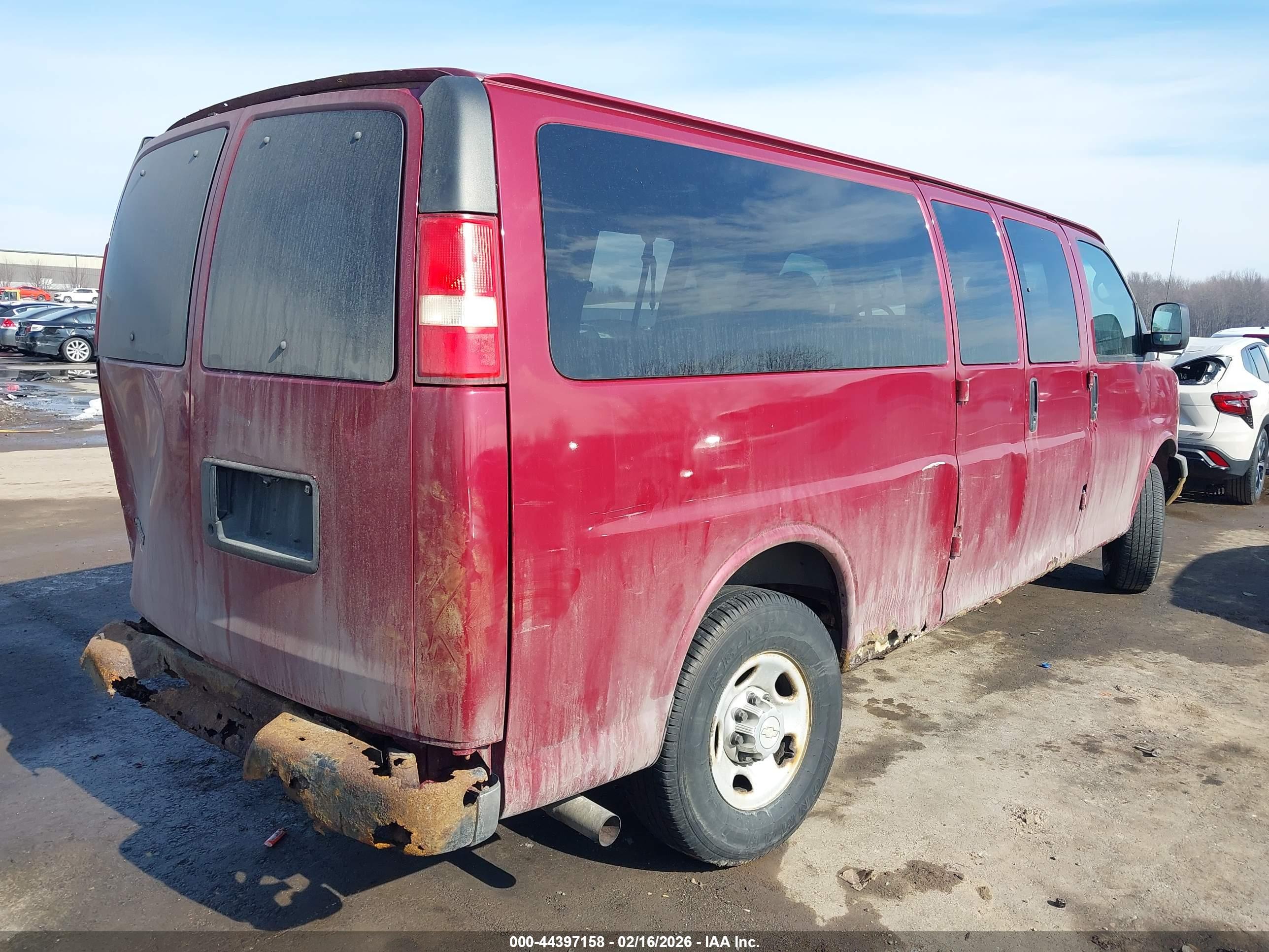 CHEVROLET EXPRESS image 4