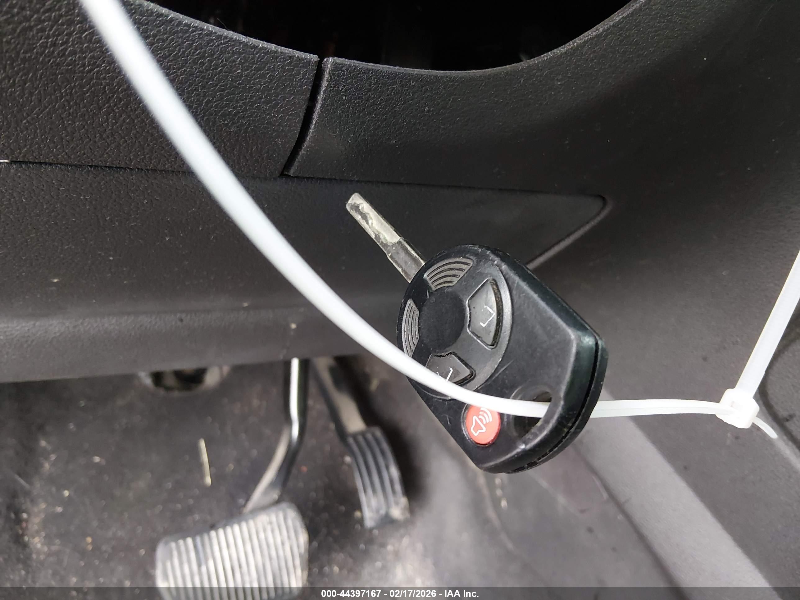 FORD ESCAPE image 11