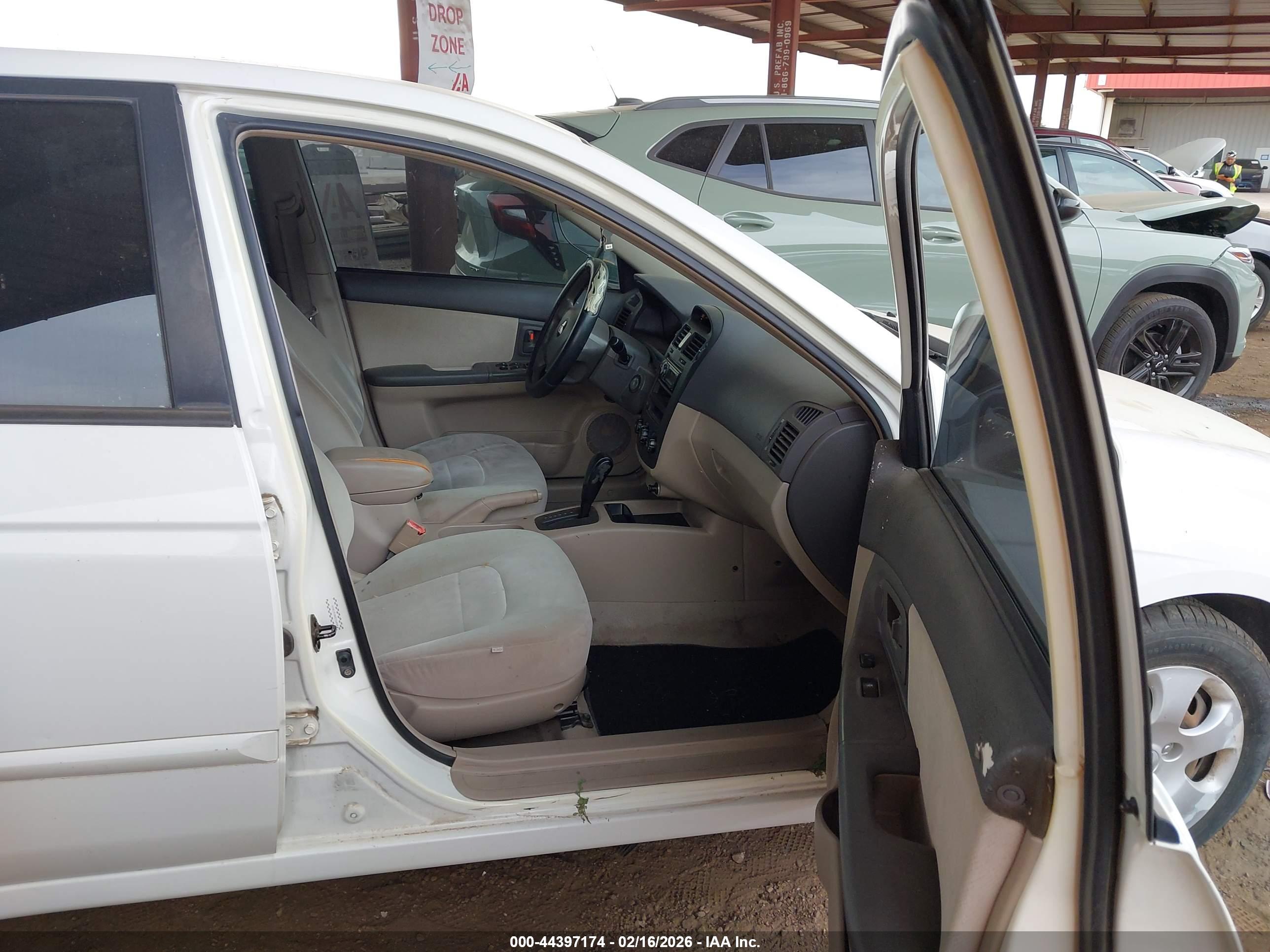 KIA SPECTRA image 5