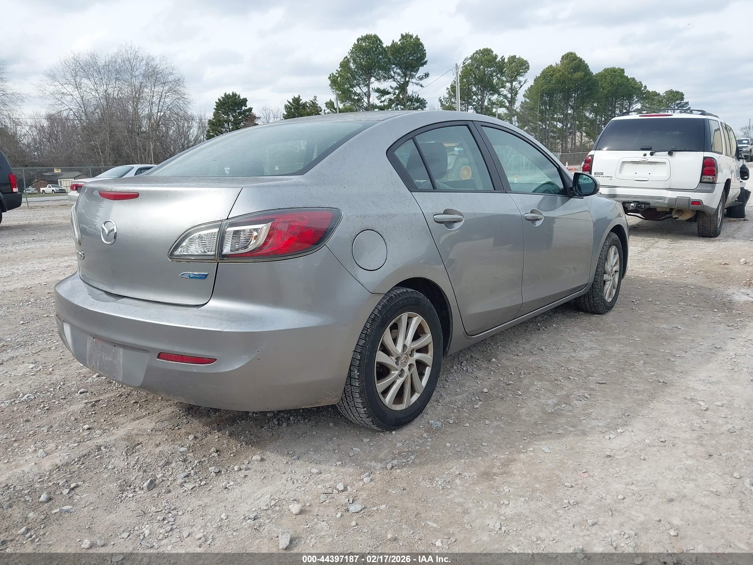 MAZDA MAZDA3 image 4