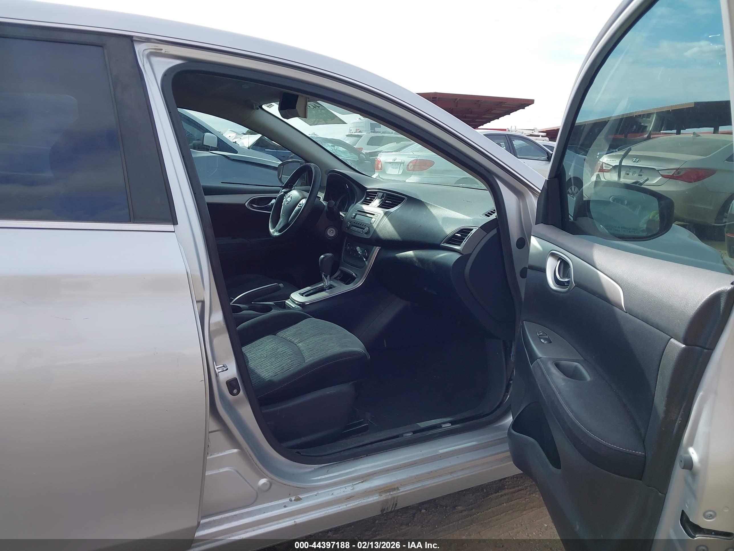 NISSAN SENTRA image 5