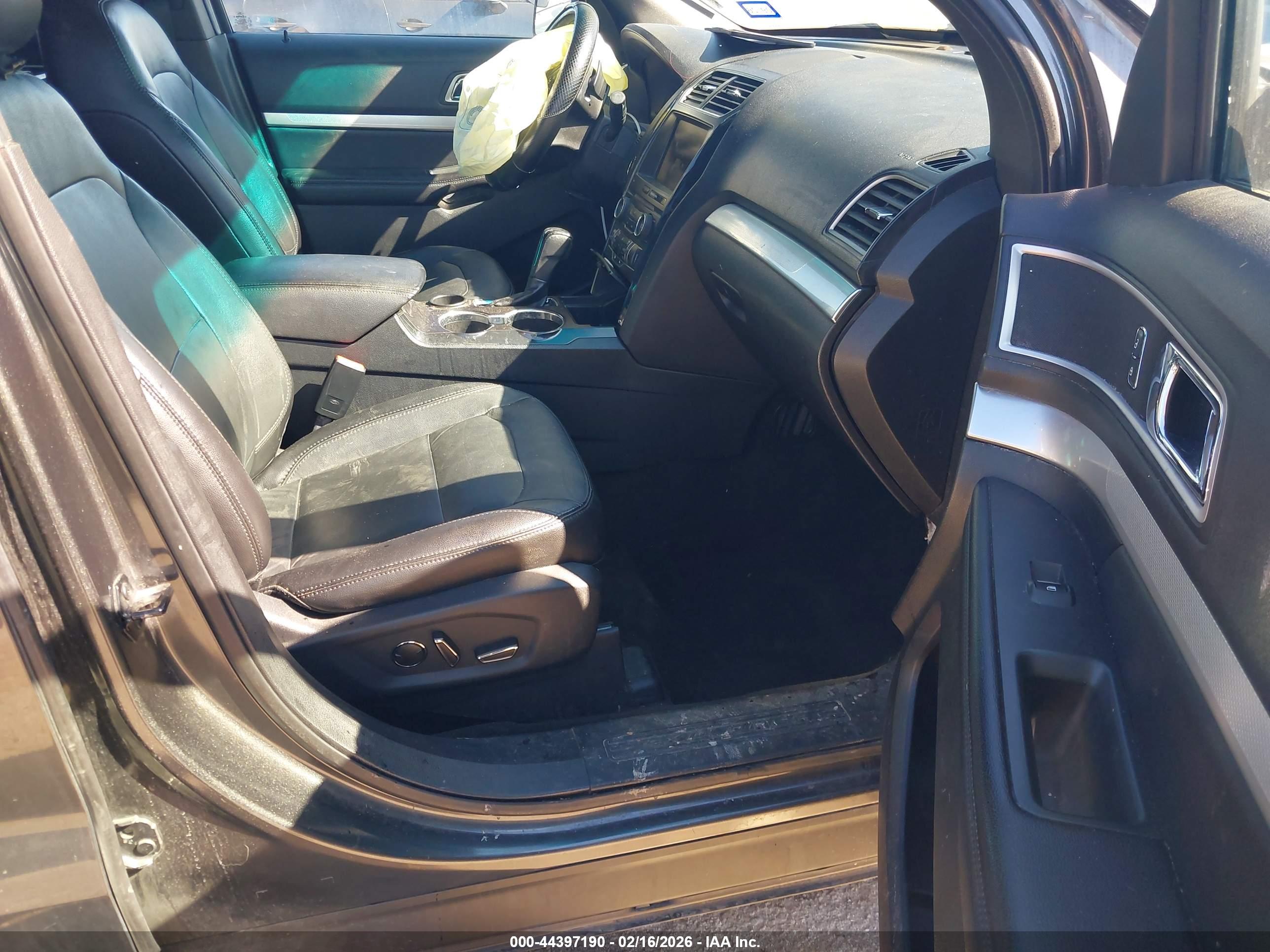 FORD EXPLORER image 5