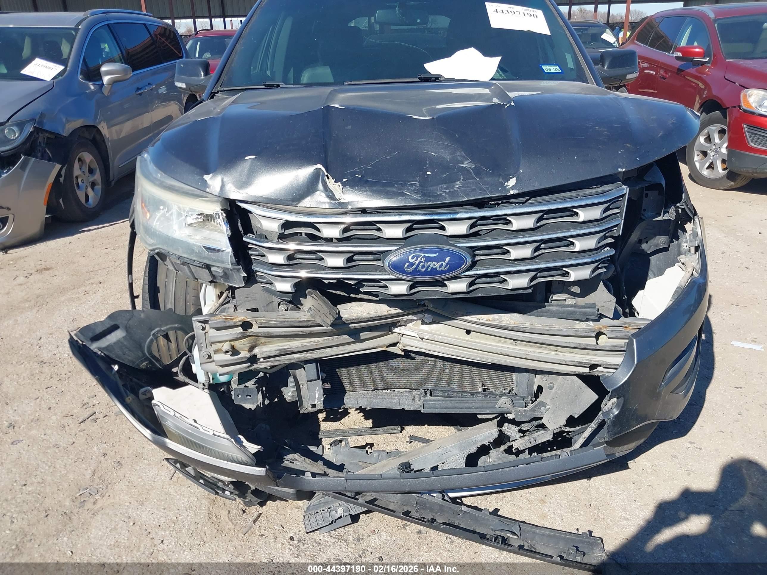 FORD EXPLORER image 6