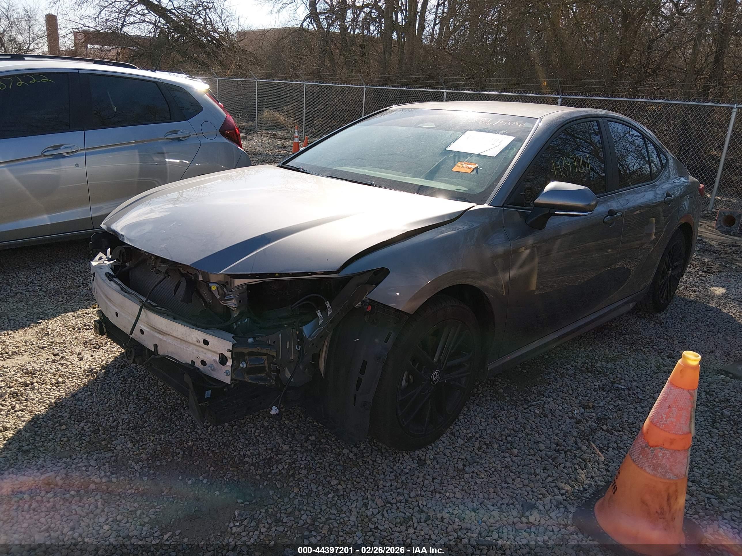 TOYOTA CAMRY image 2