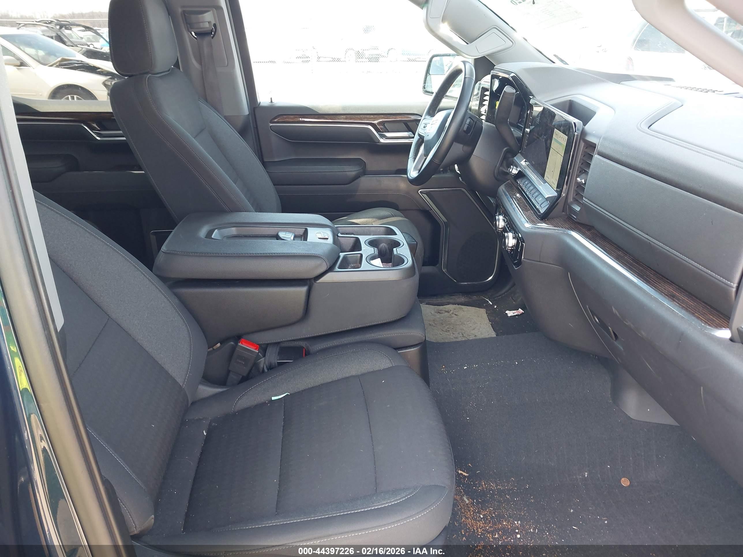 GMC SIERRA image 5