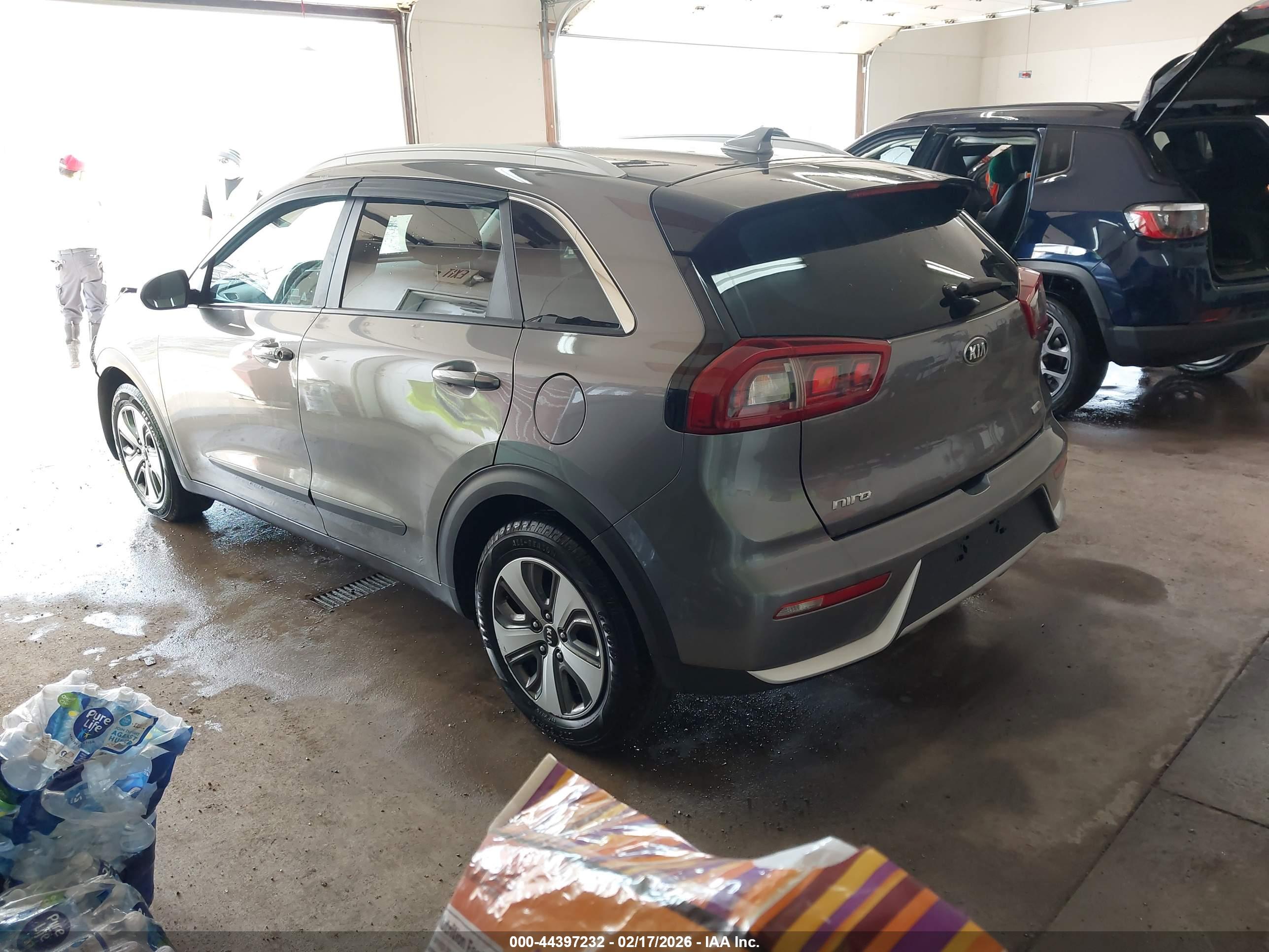 KIA NIRO image 3