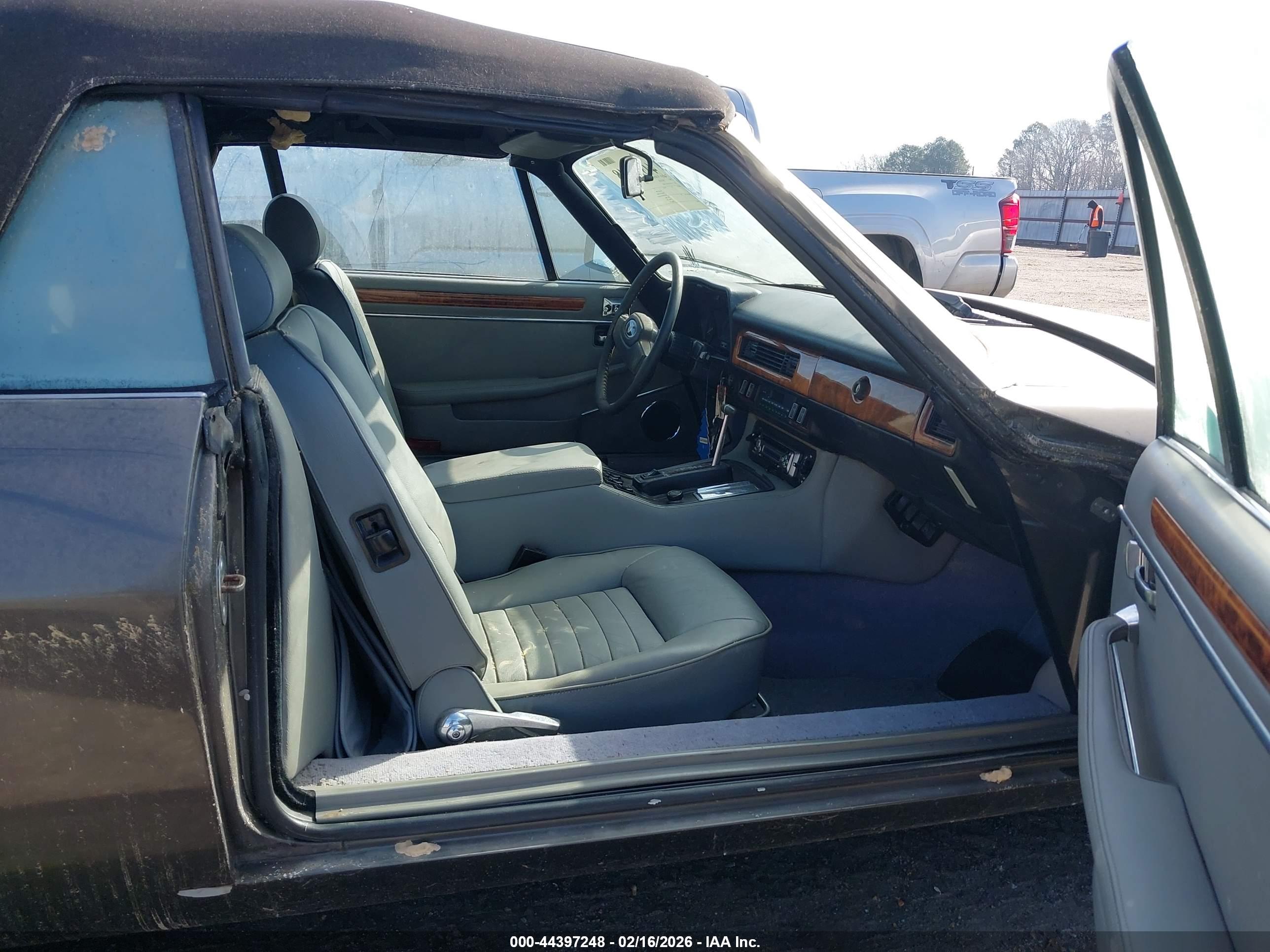 JAGUAR XJS image 5