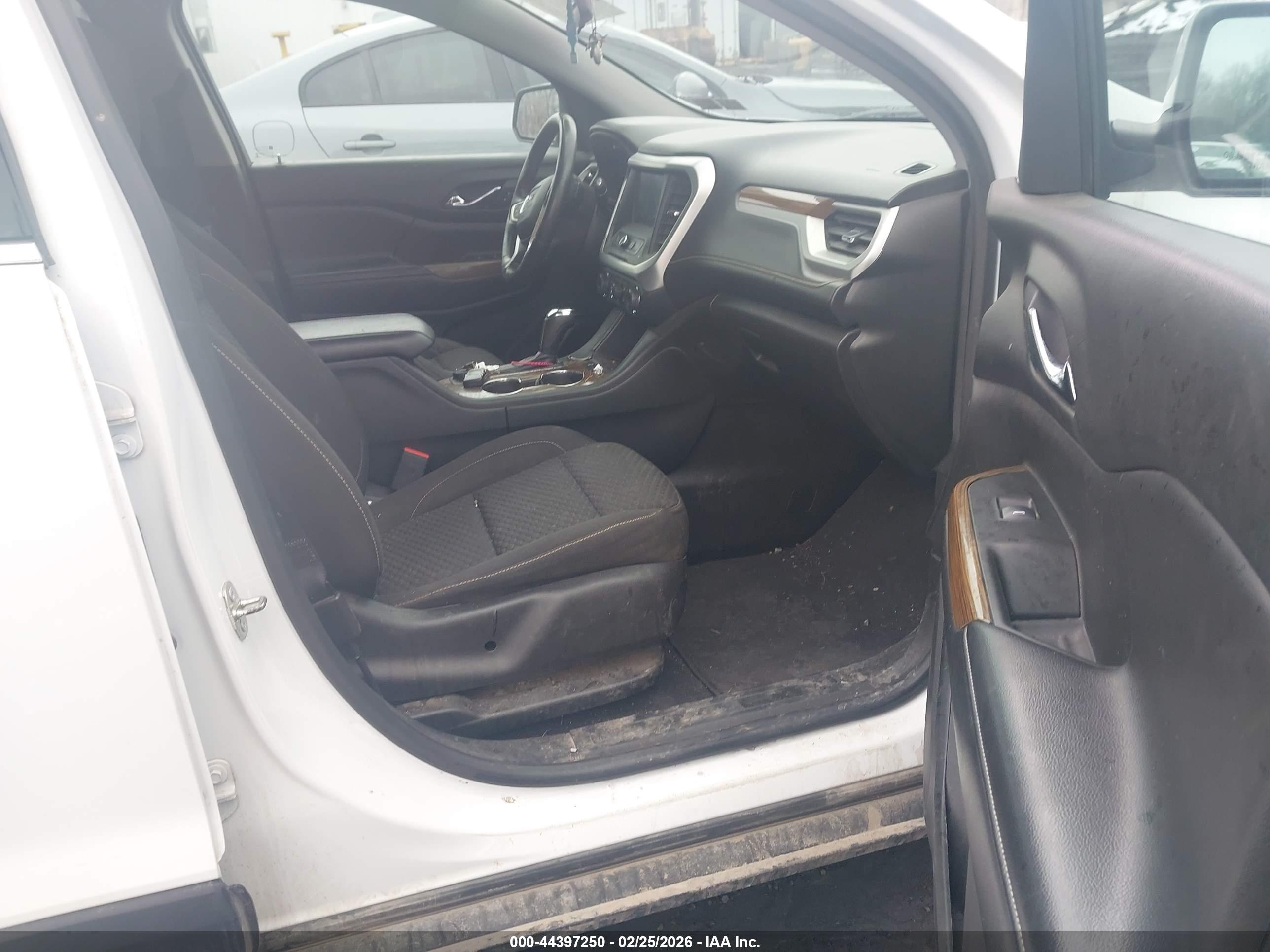 GMC ACADIA image 5