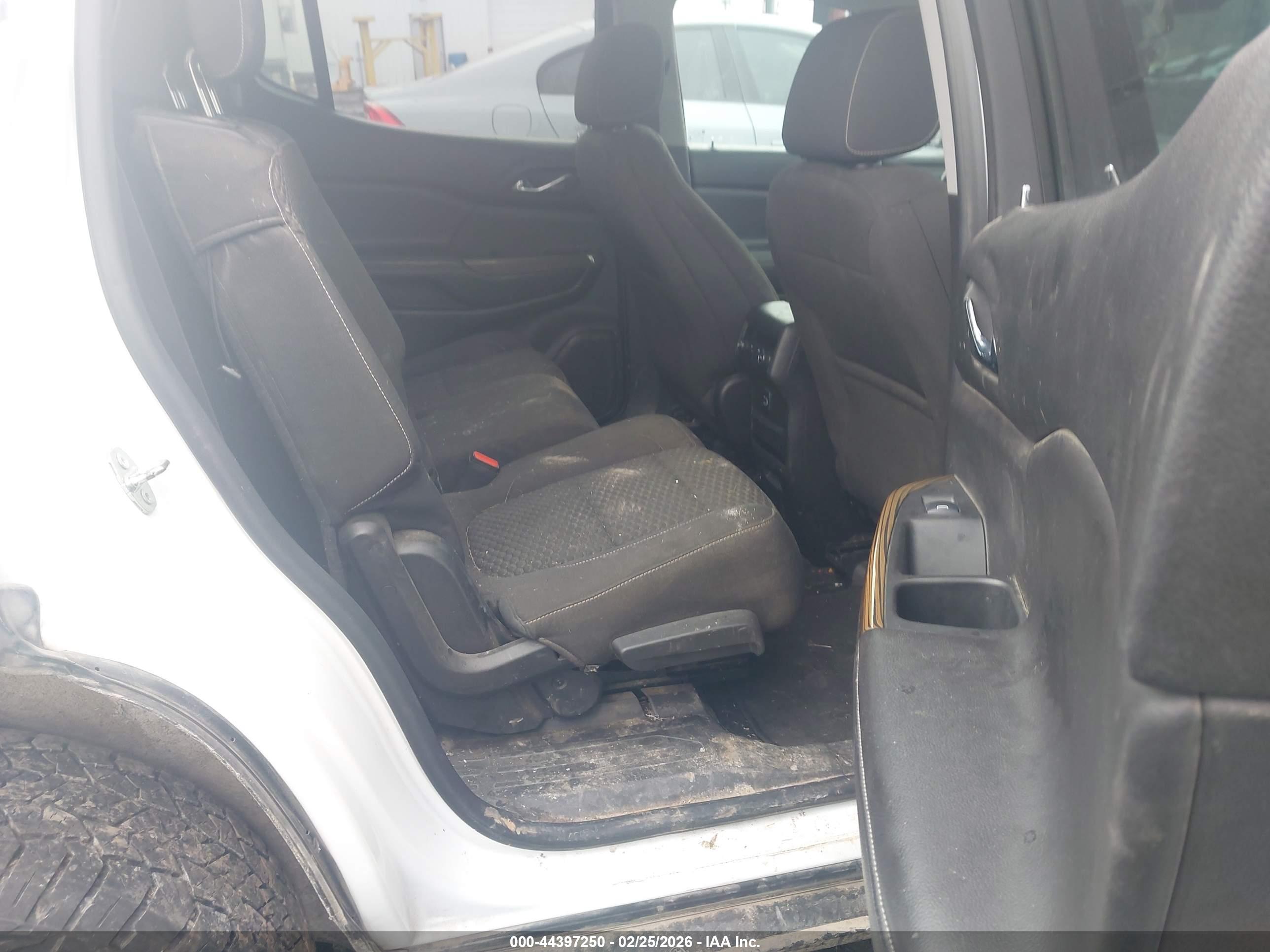 GMC ACADIA image 8