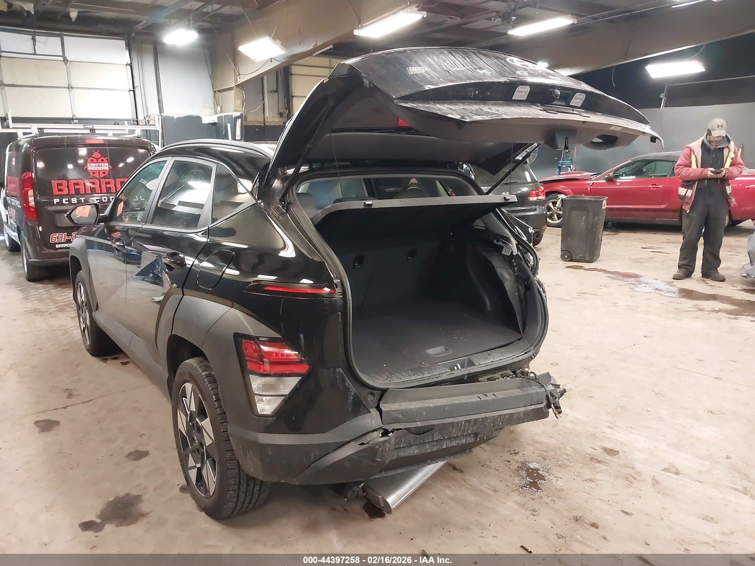HYUNDAI KONA image 3