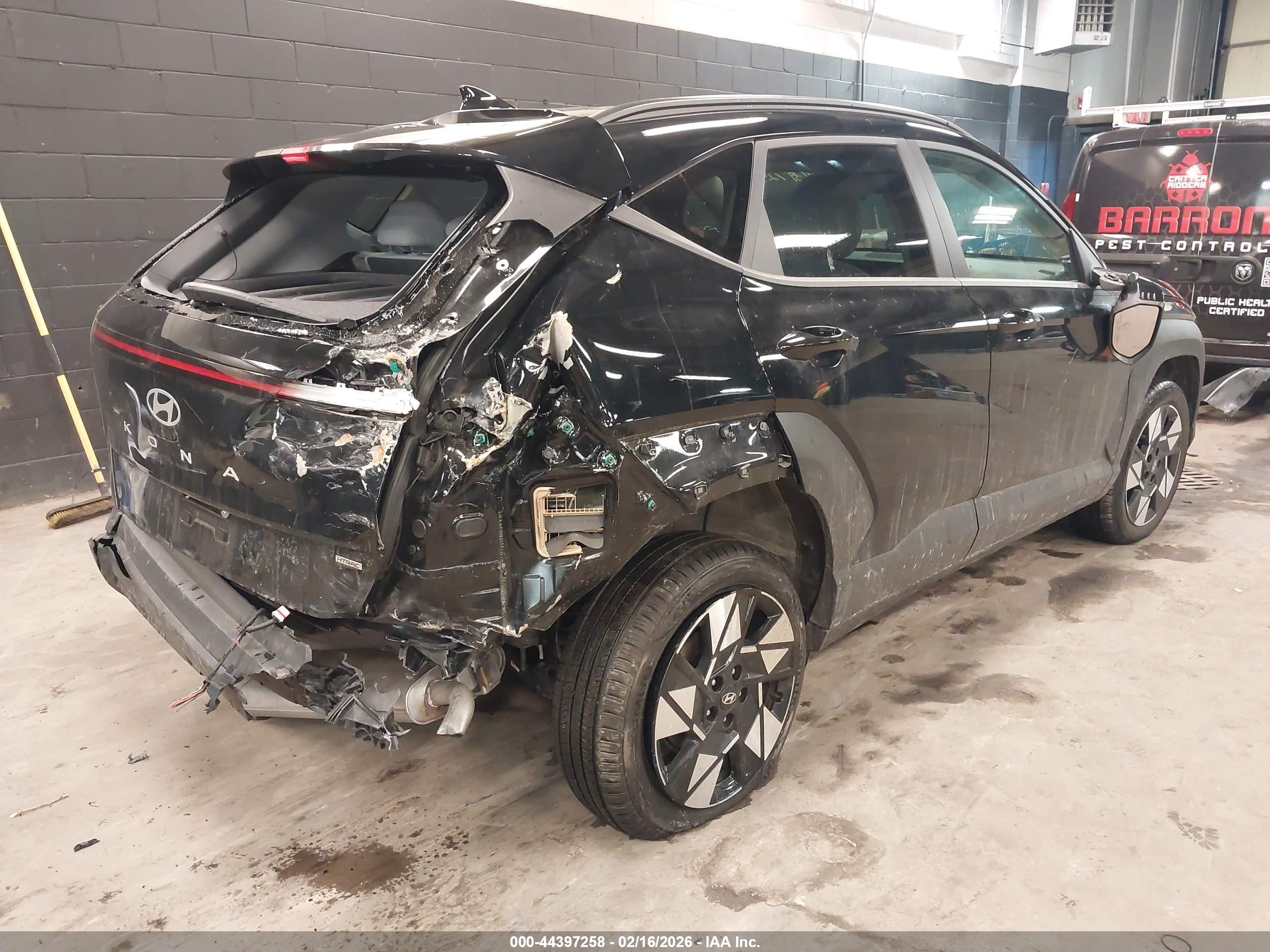 HYUNDAI KONA image 6