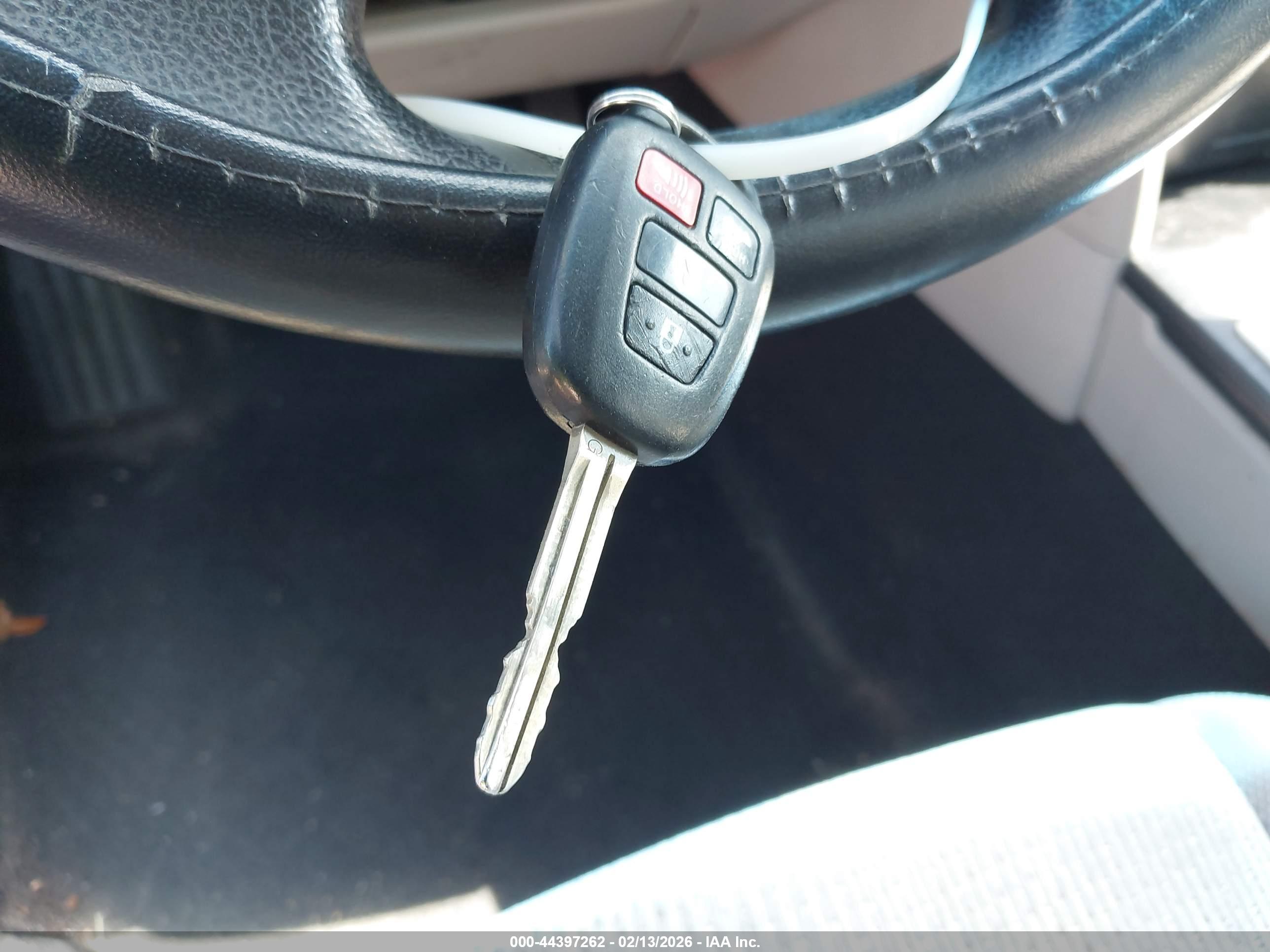 TOYOTA CAMRY image 11