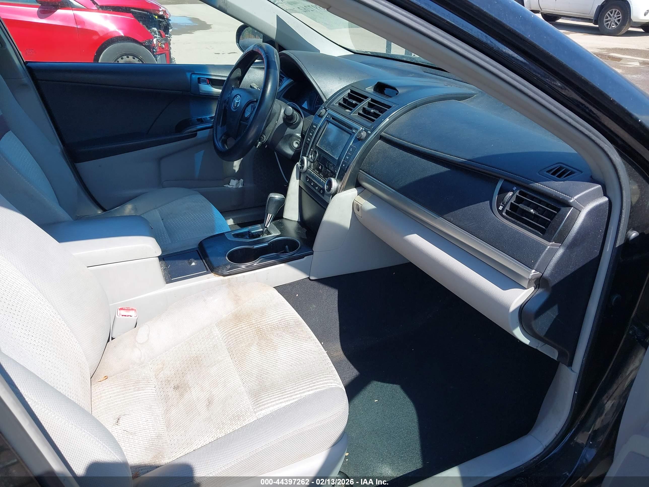 TOYOTA CAMRY image 5
