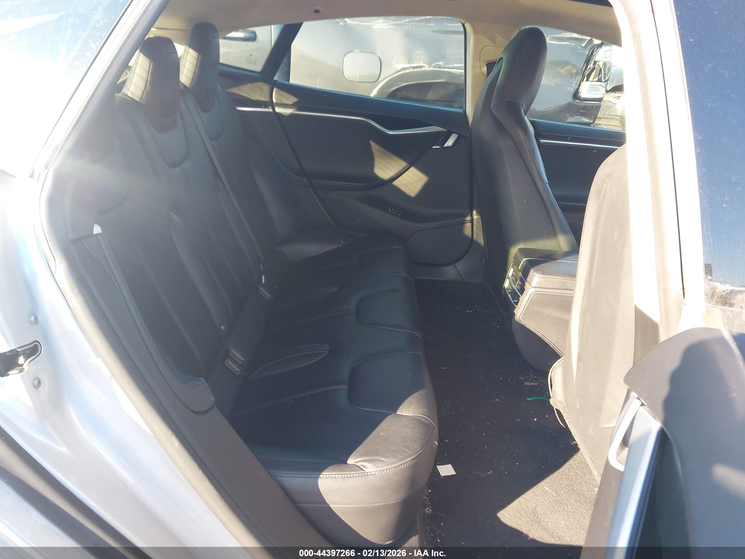 TESLA MODEL image 8