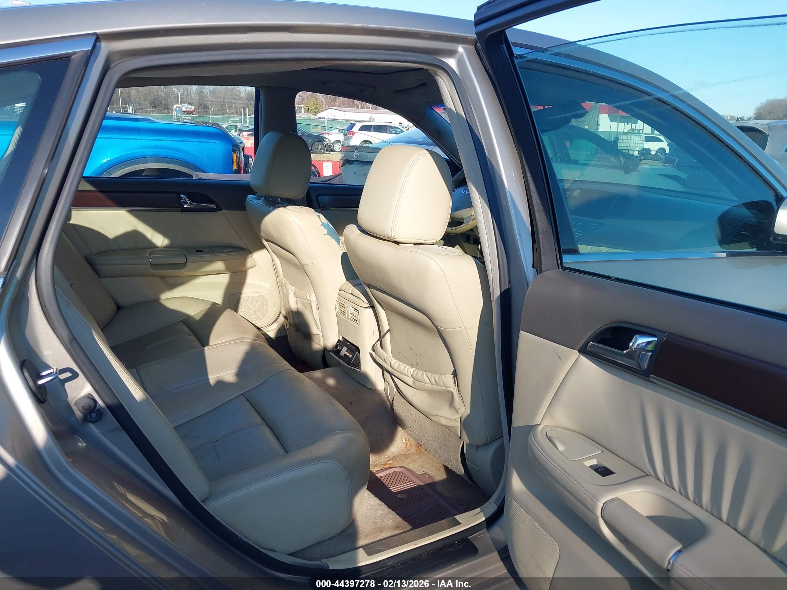 INFINITI M35X image 8