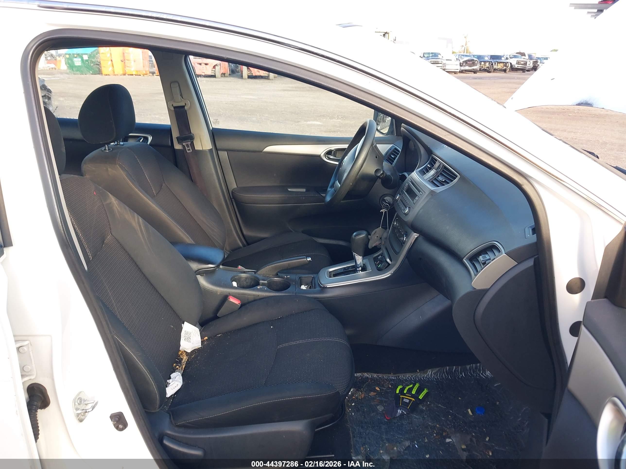 NISSAN SENTRA image 5