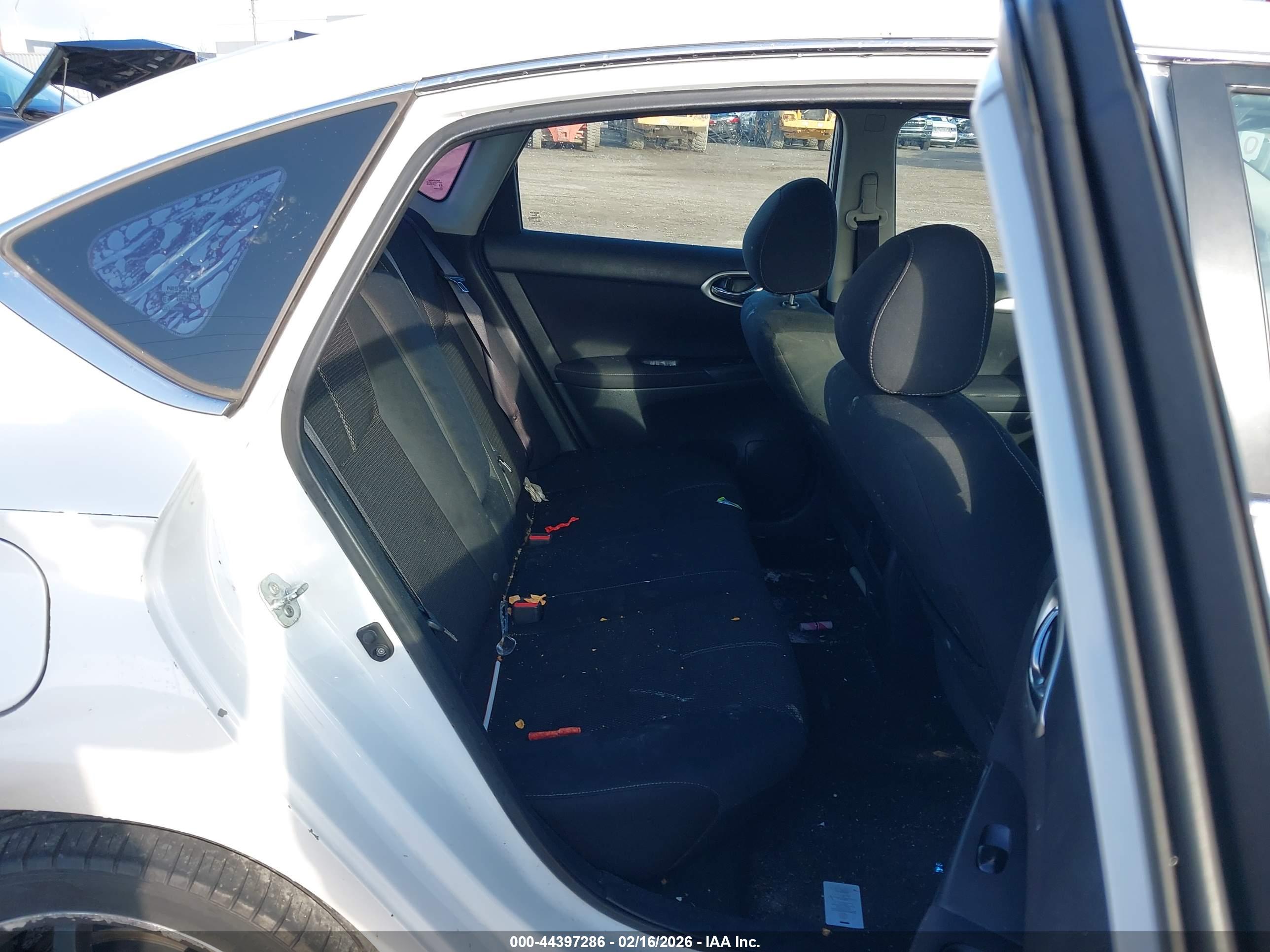 NISSAN SENTRA image 8
