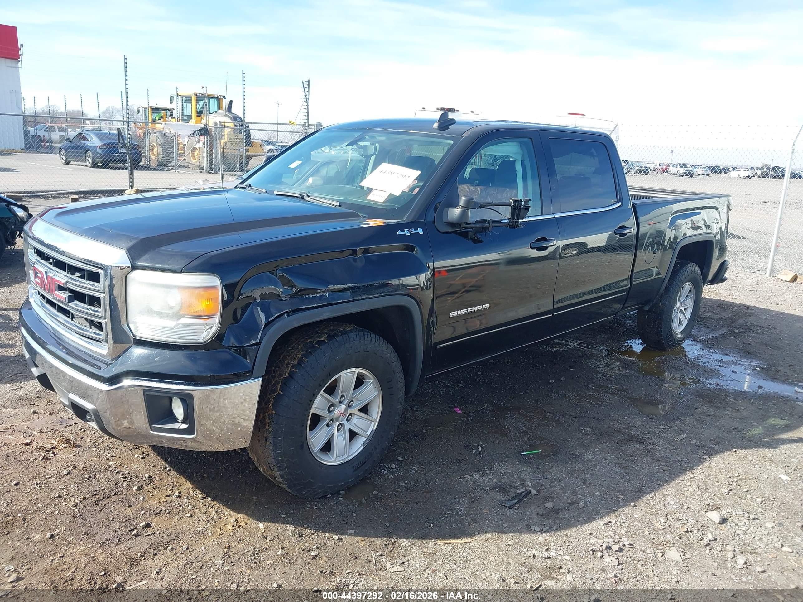 GMC SIERRA image 2
