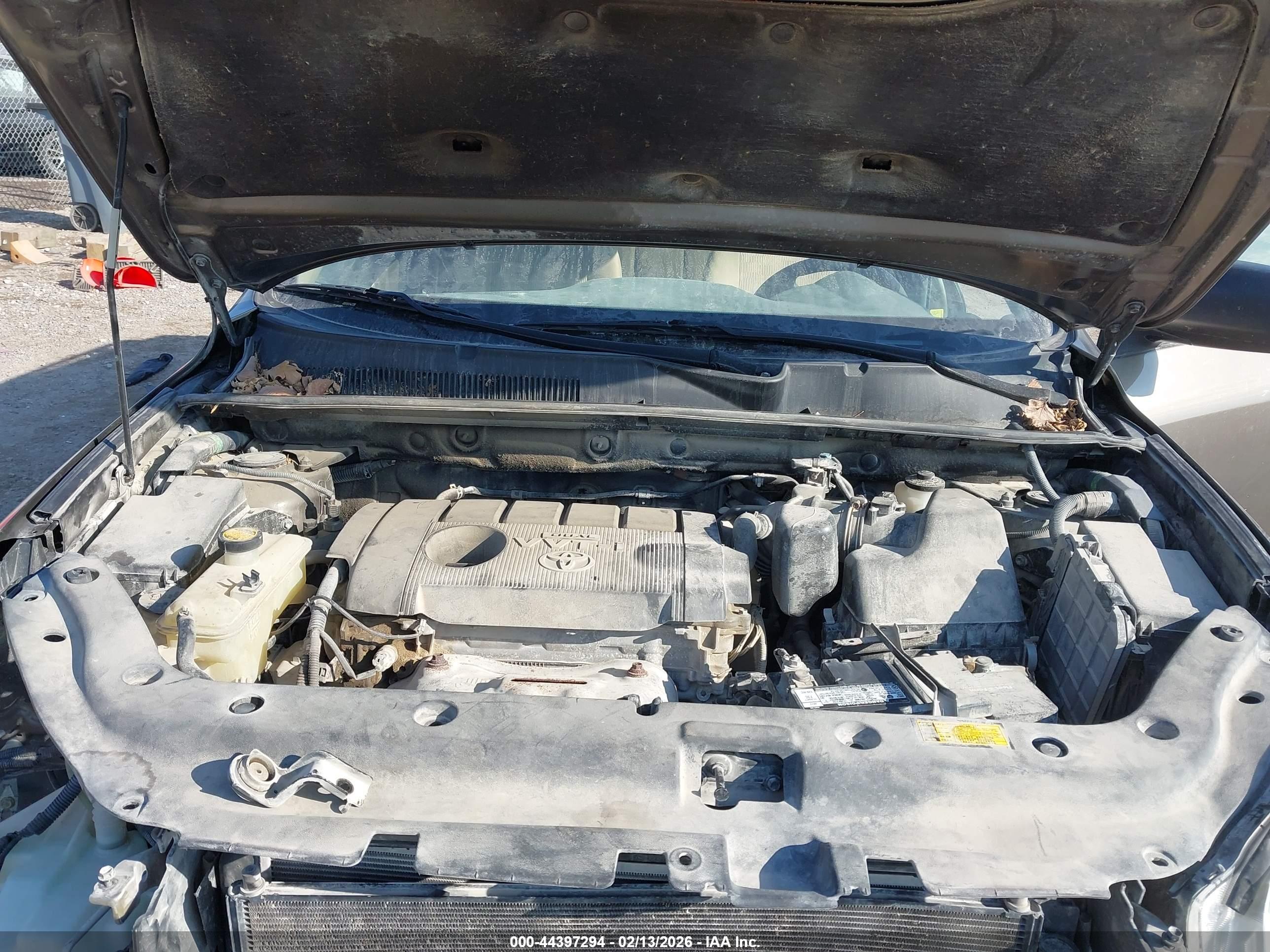 TOYOTA RAV4 image 10