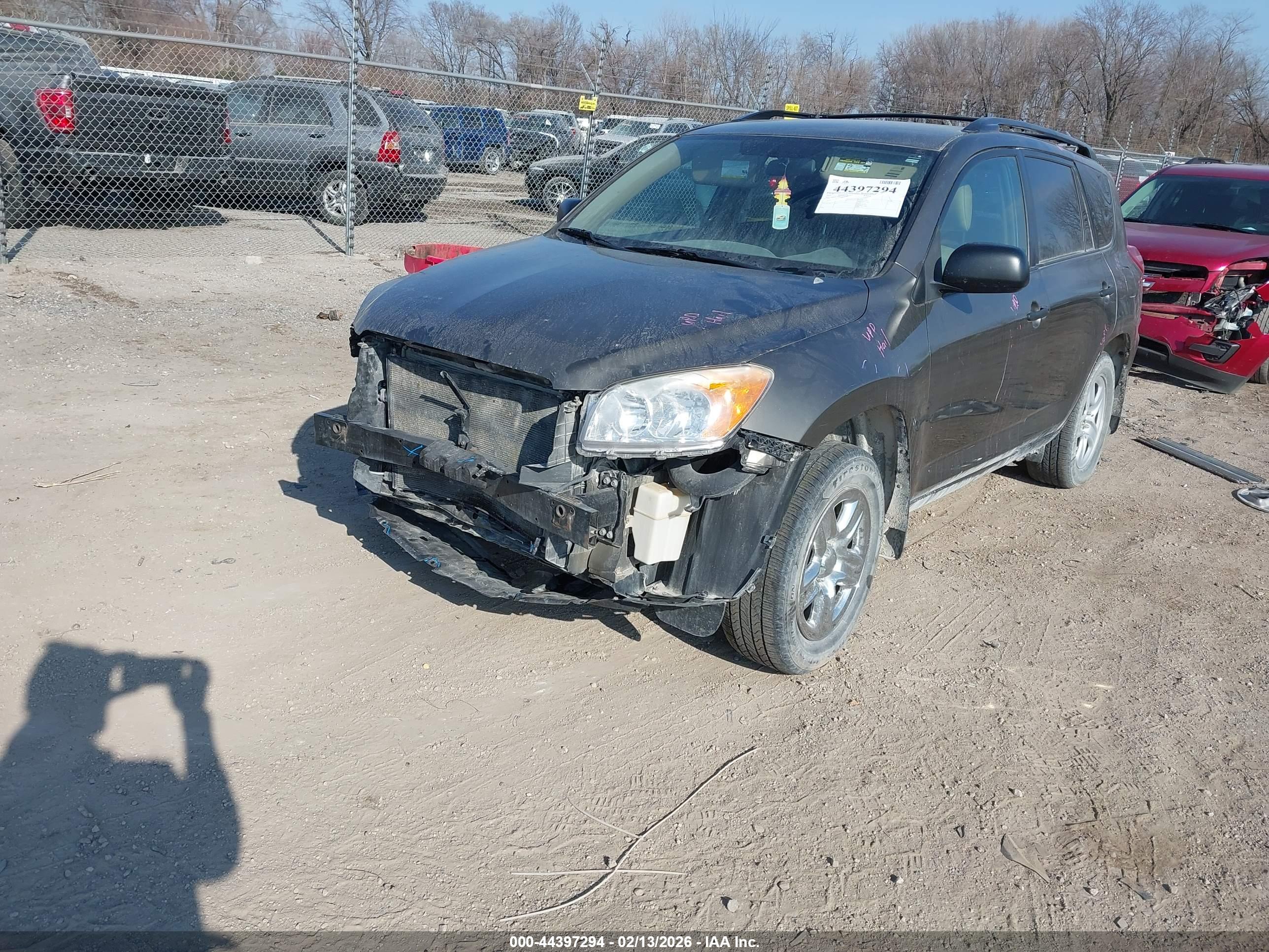 TOYOTA RAV4 image 2