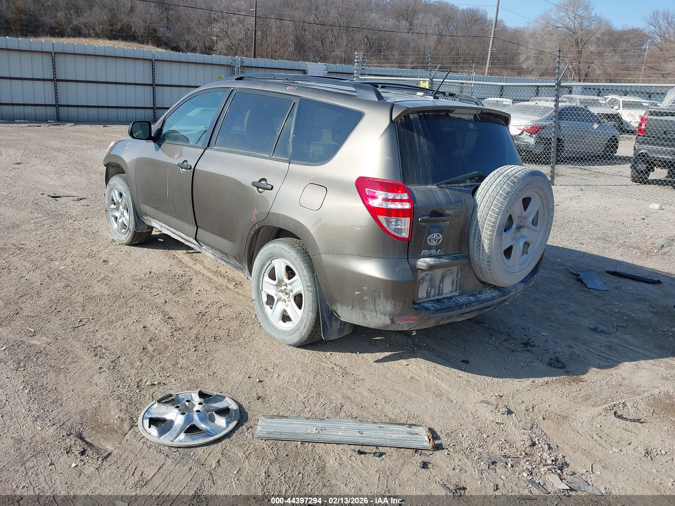 TOYOTA RAV4 image 3