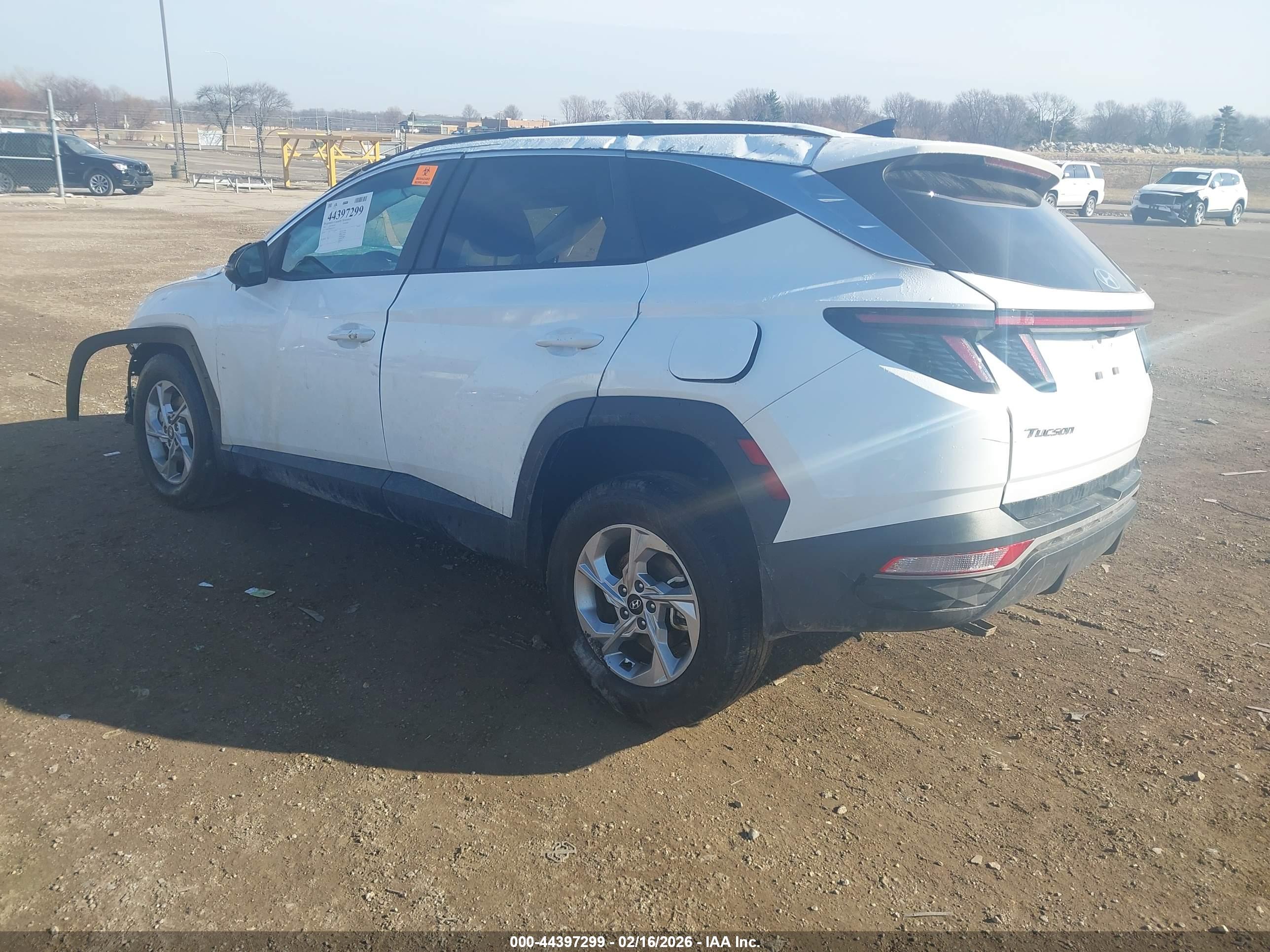 HYUNDAI TUCSON image 3