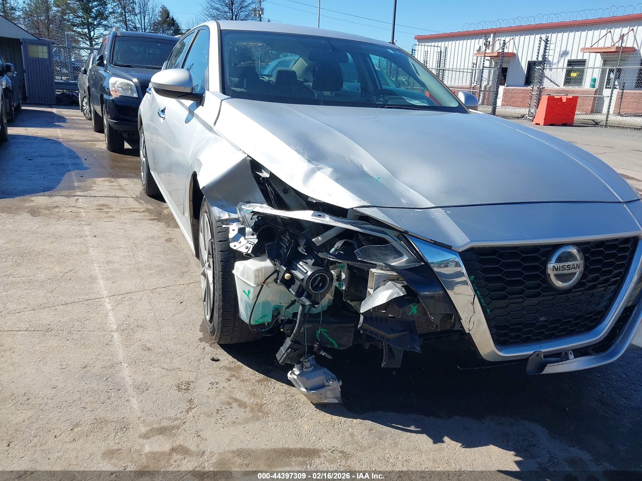 NISSAN ALTIMA image 6