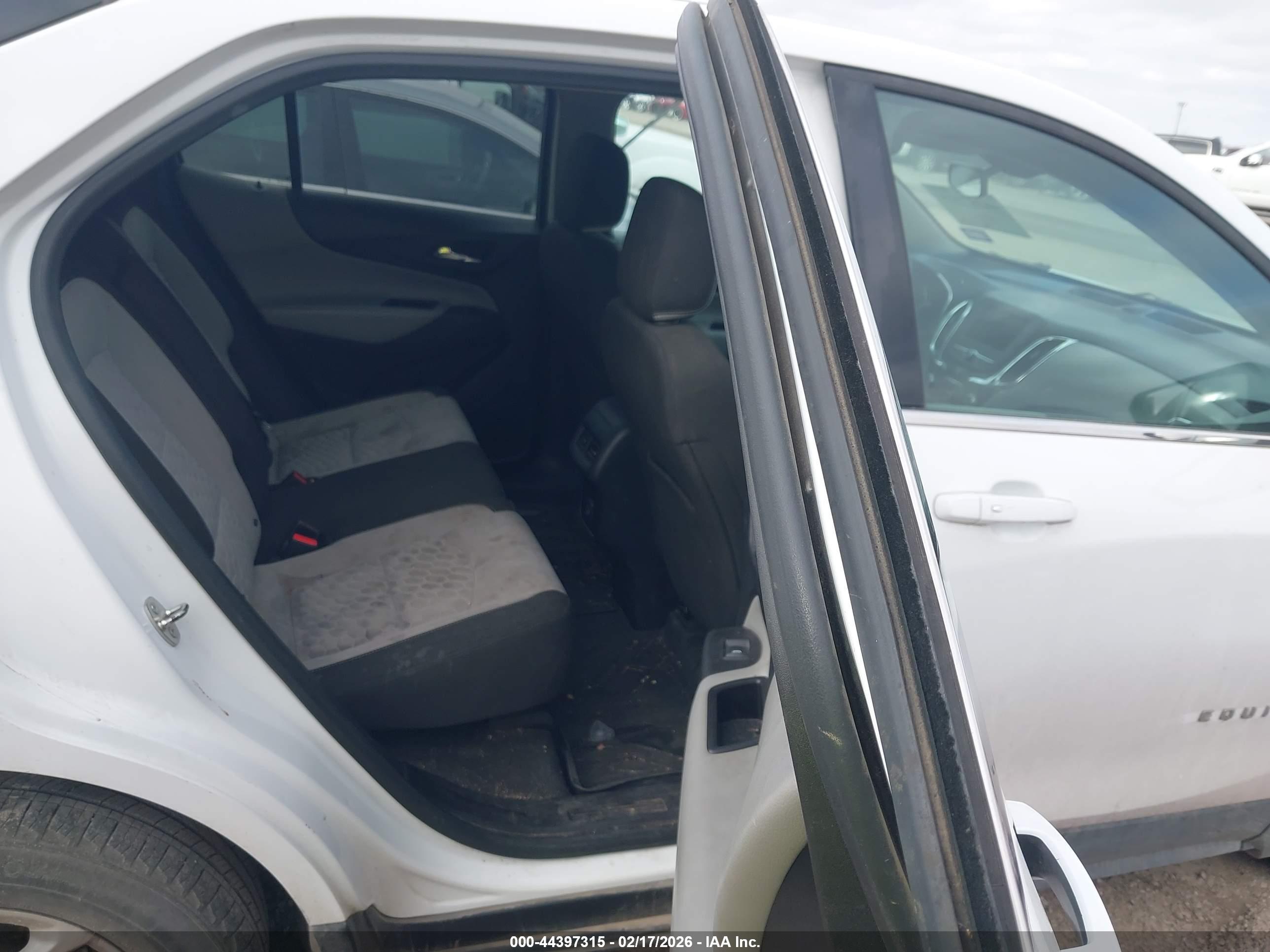 CHEVROLET EQUINOX image 8