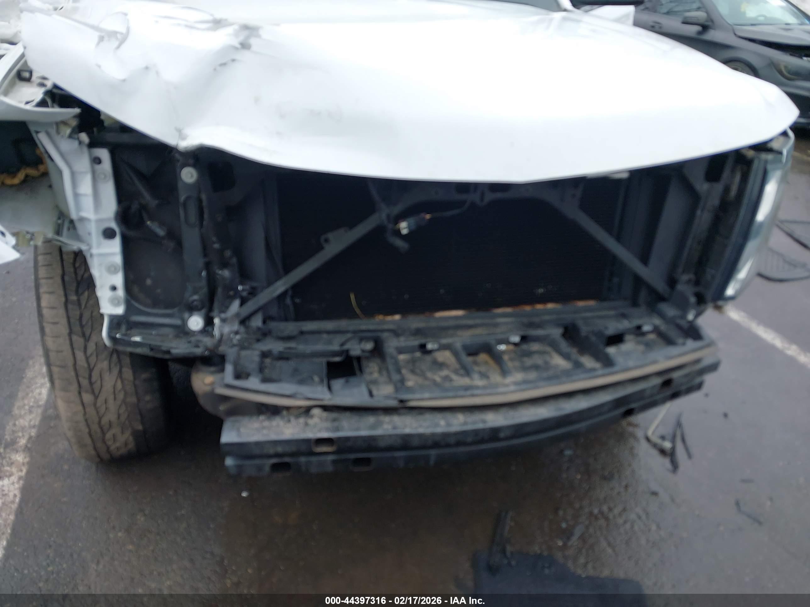 CHEVROLET TAHOE image 6
