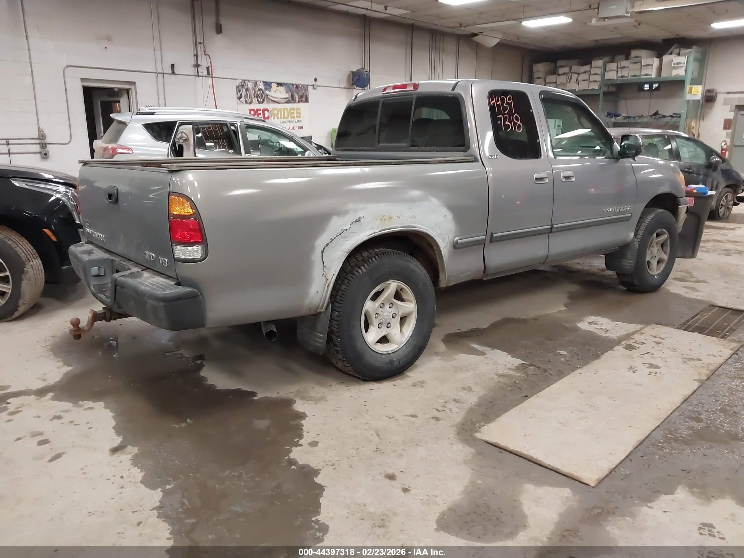 TOYOTA TUNDRA image 4