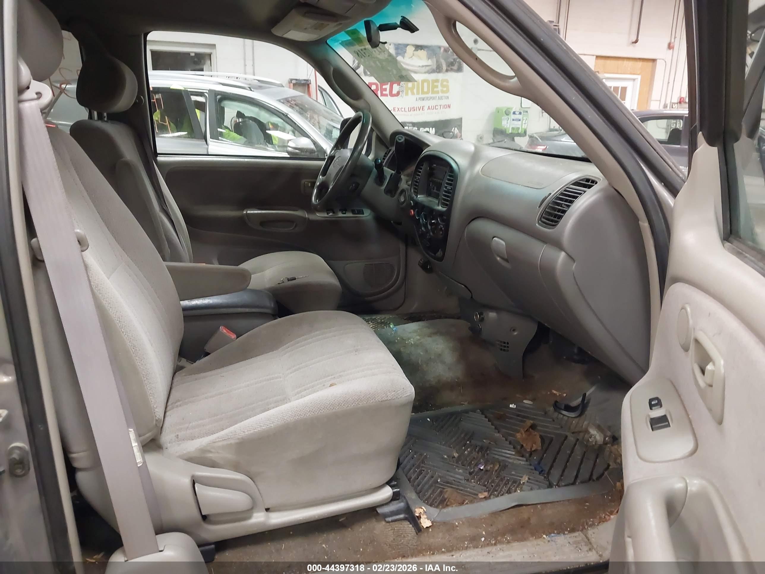 TOYOTA TUNDRA image 5