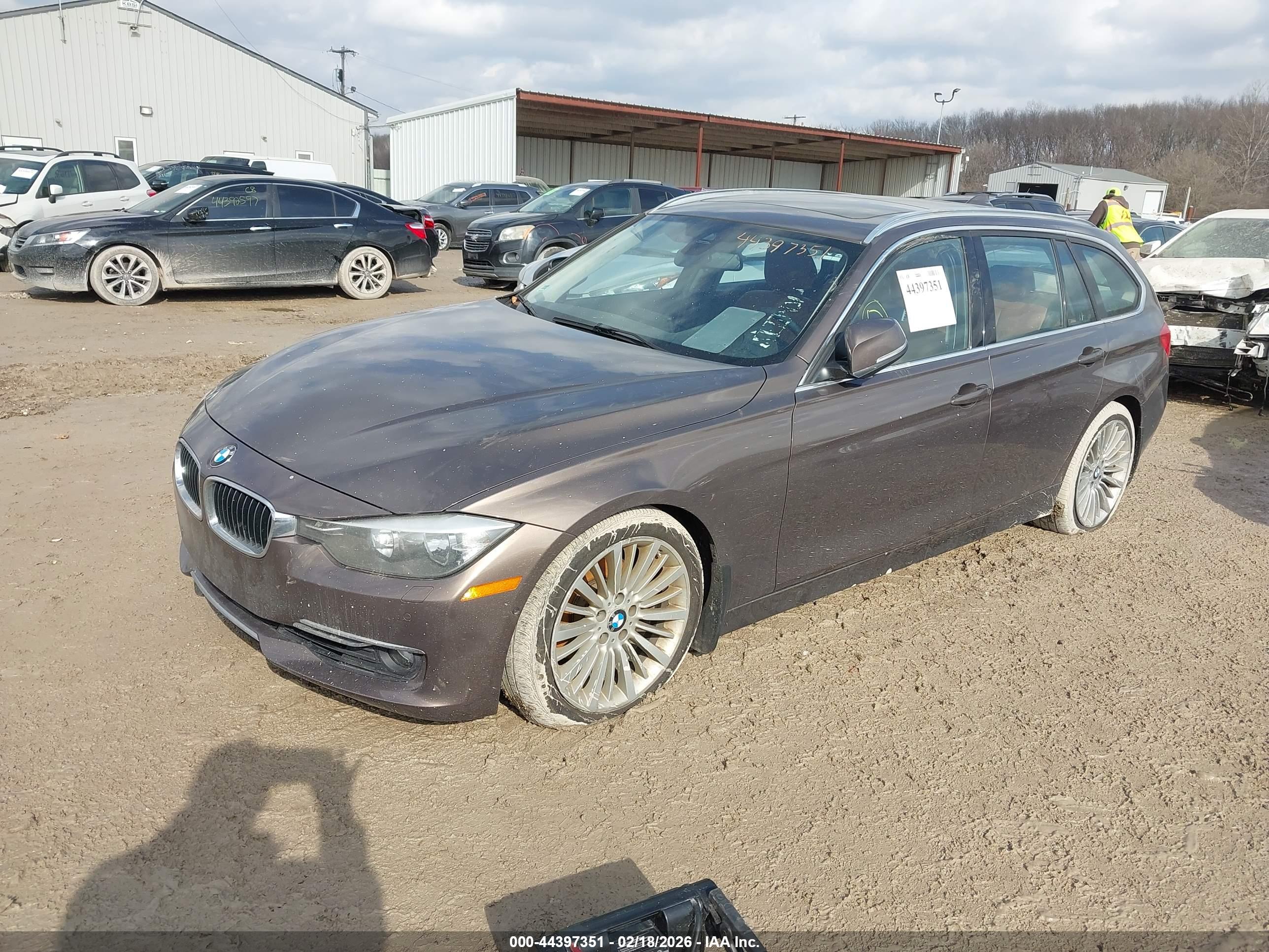 BMW 328I image 2