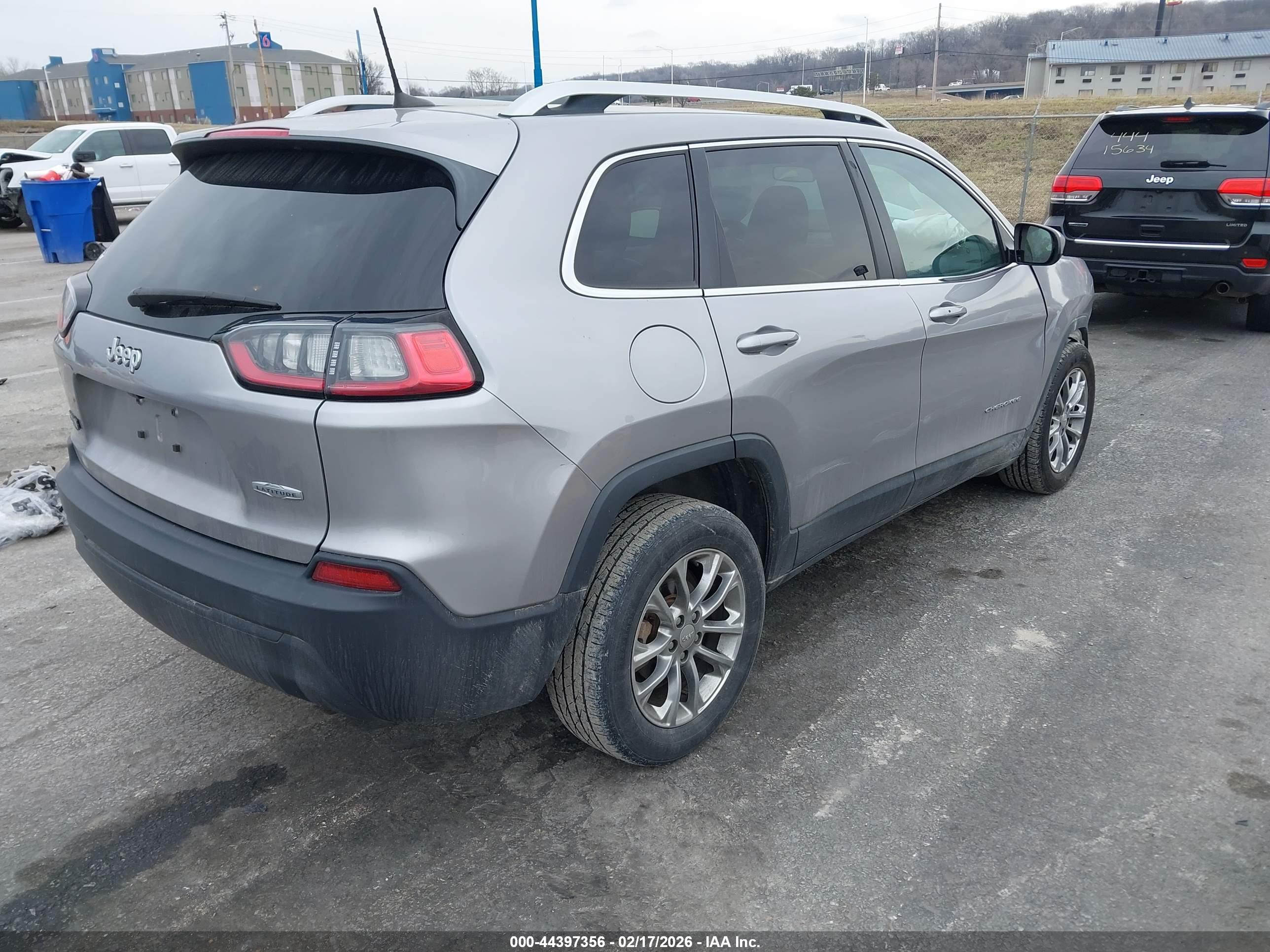 JEEP CHEROKEE image 4
