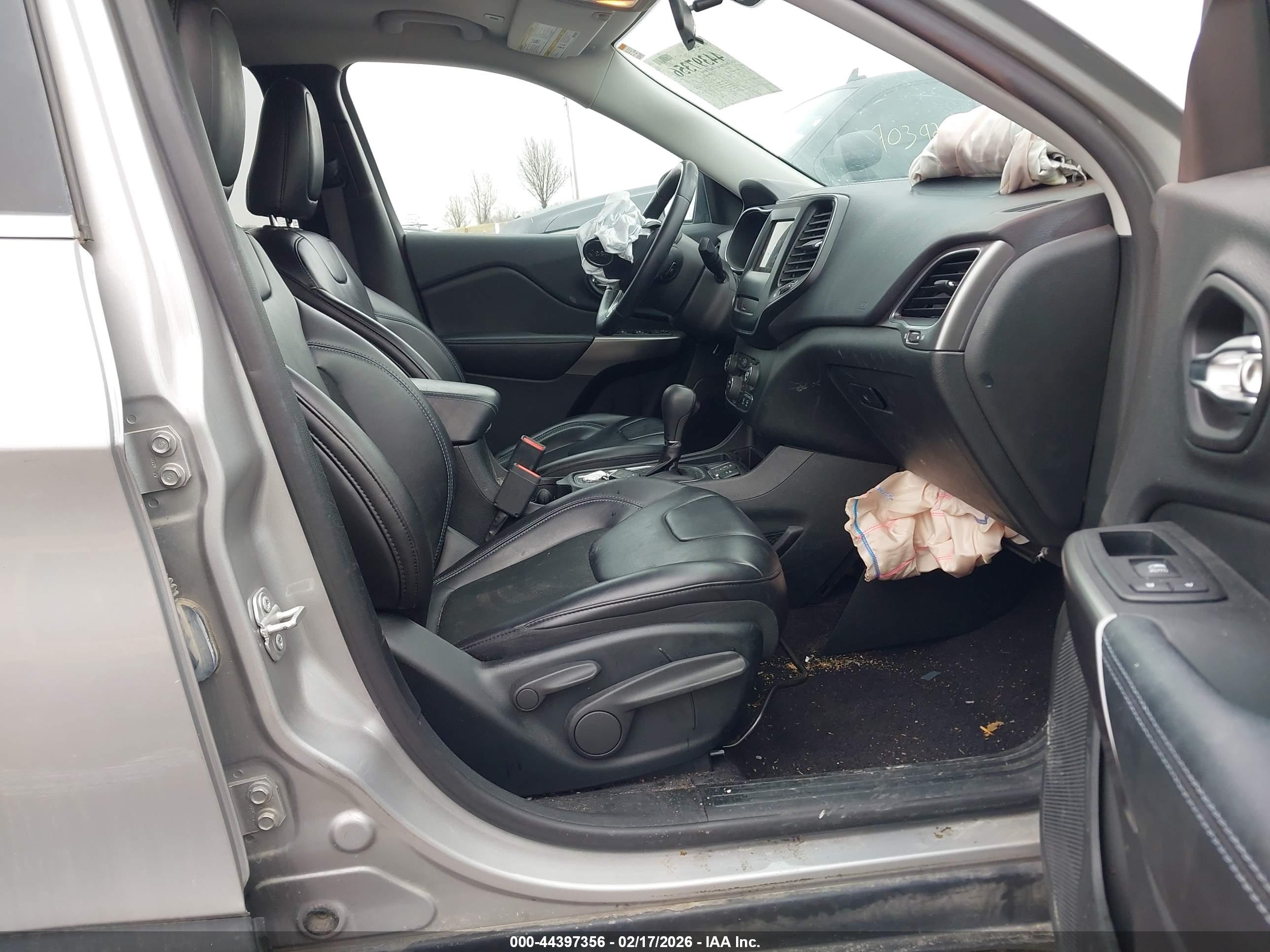 JEEP CHEROKEE image 5