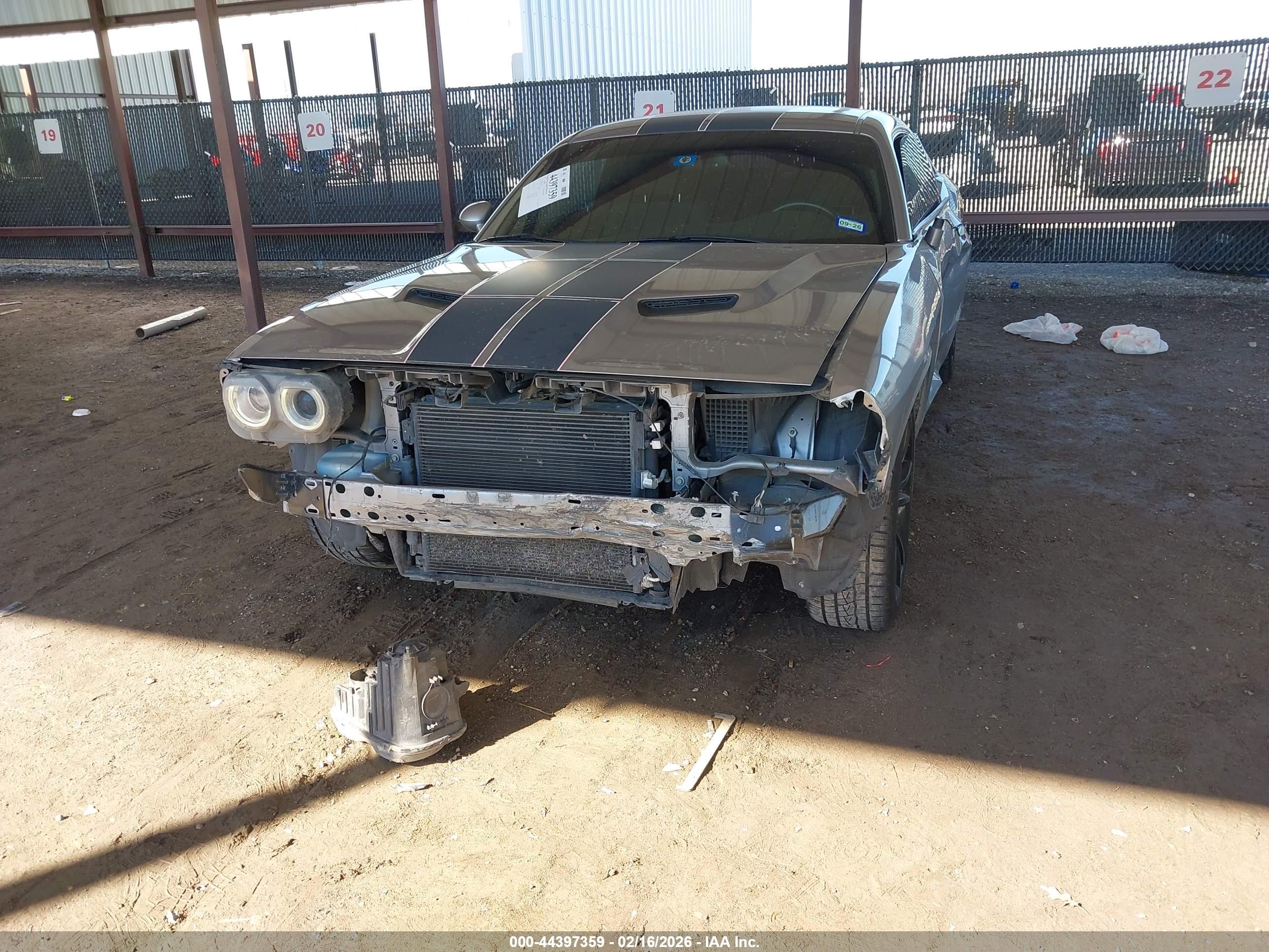 DODGE CHALLENGER image 6