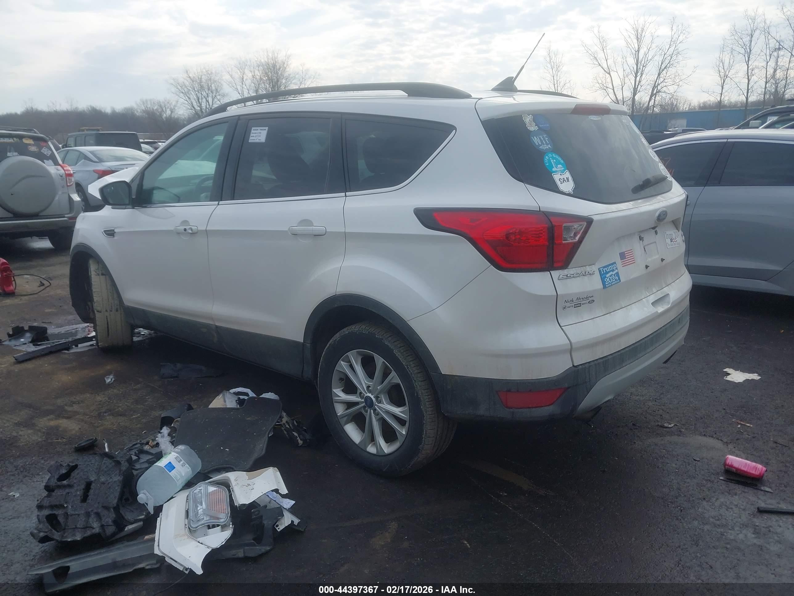 FORD ESCAPE image 3