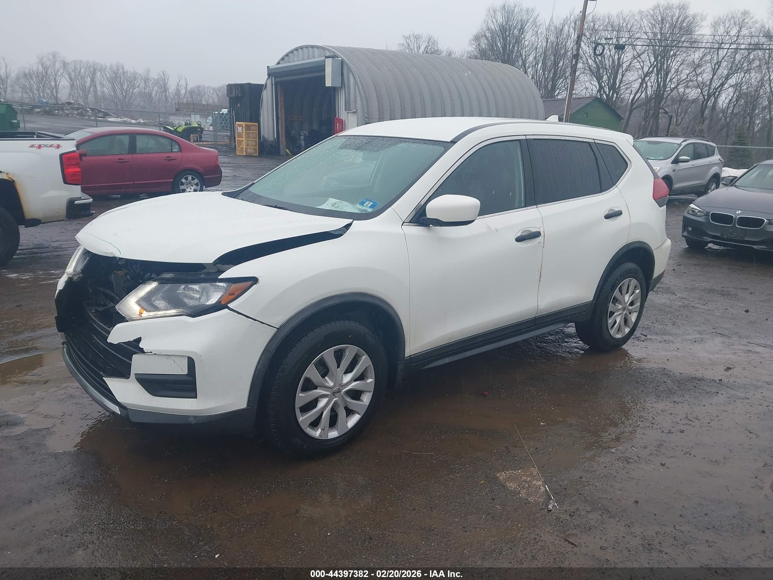 NISSAN ROGUE image 2
