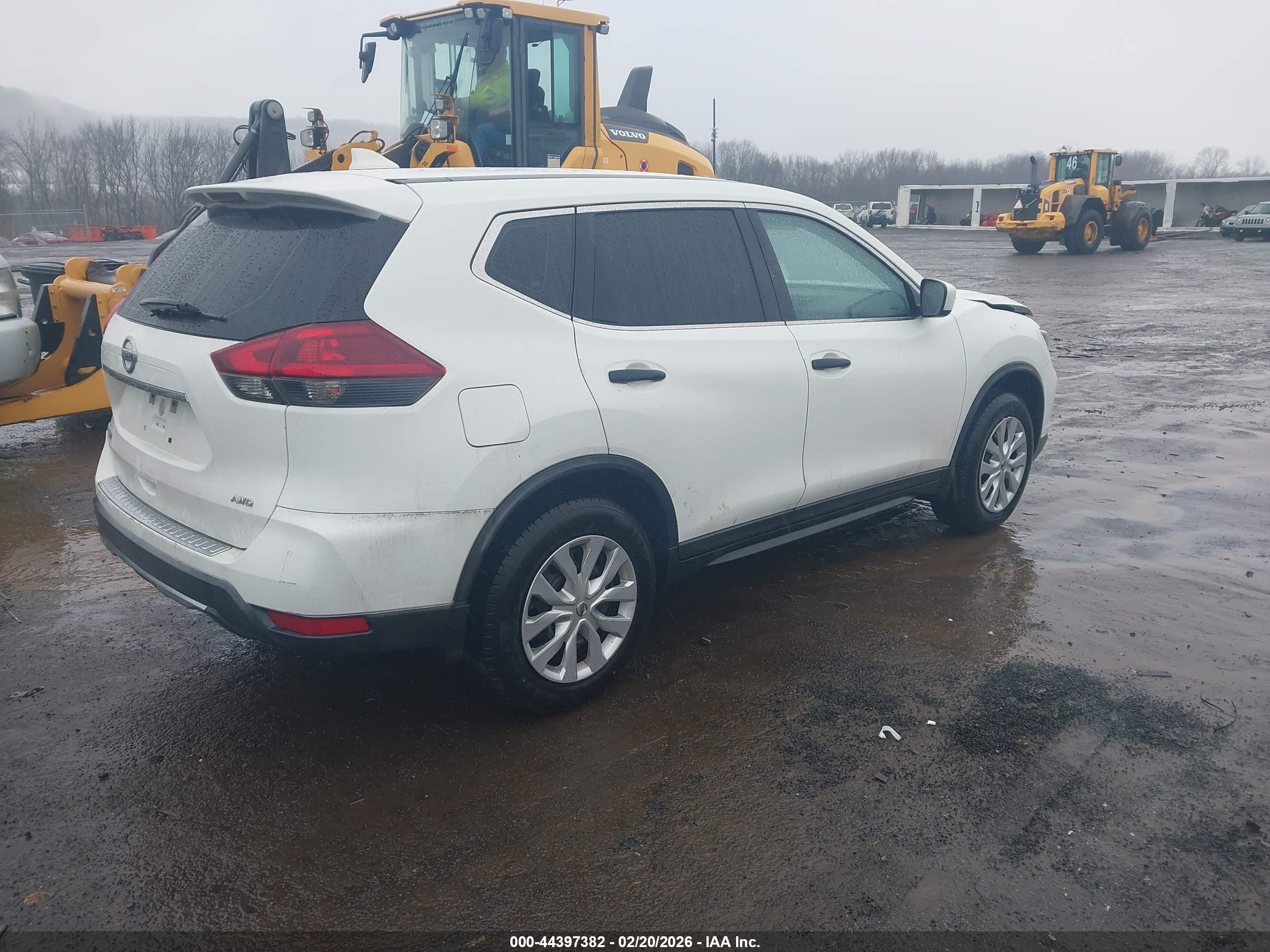 NISSAN ROGUE image 4