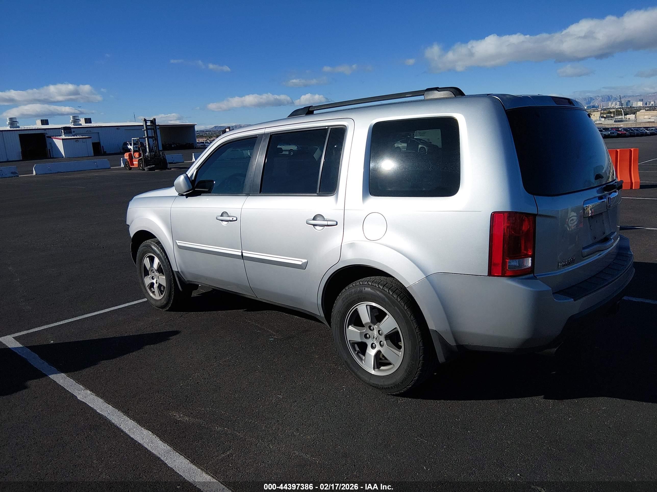 HONDA PILOT image 3