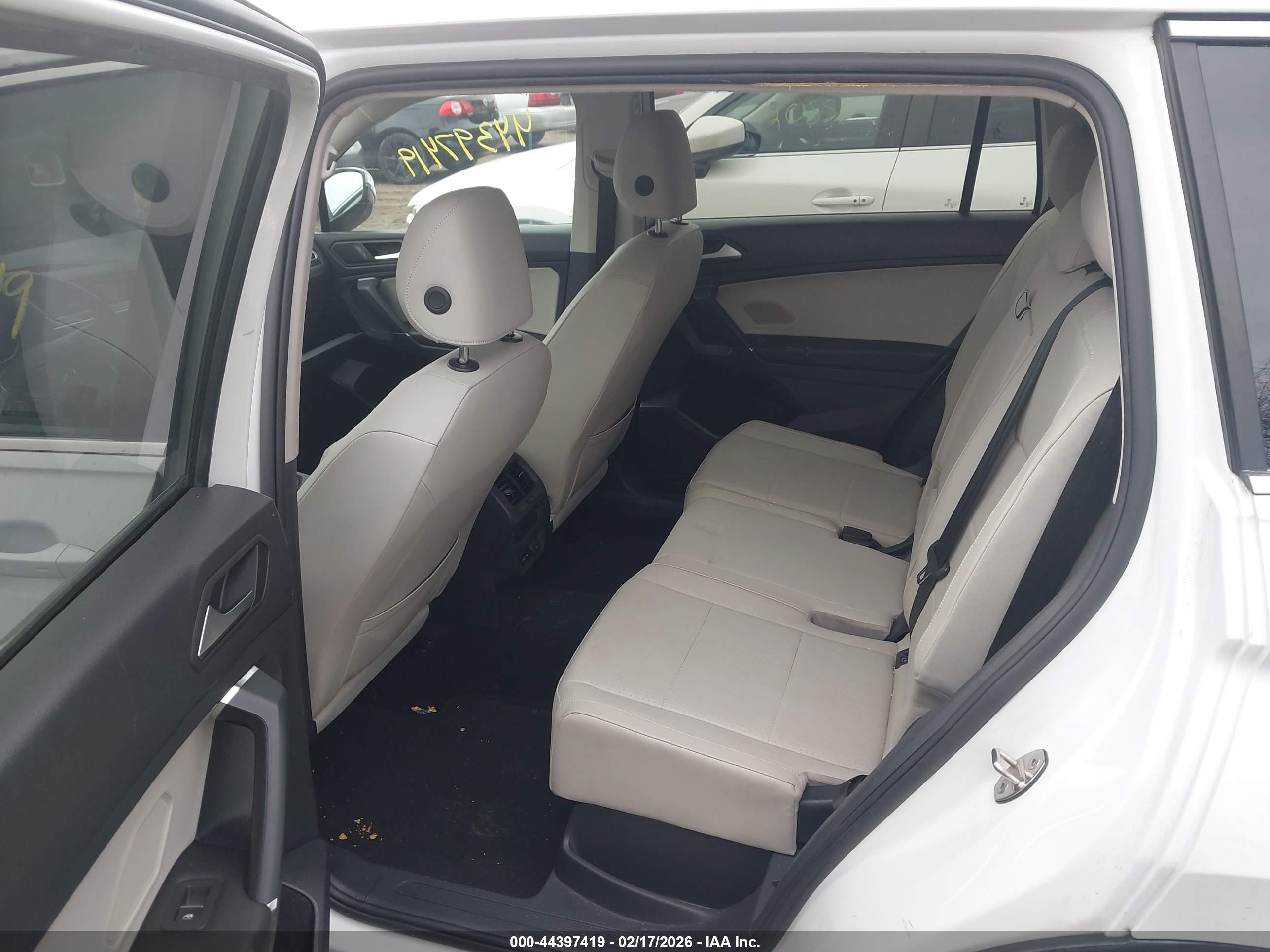 VOLKSWAGEN TIGUAN image 8