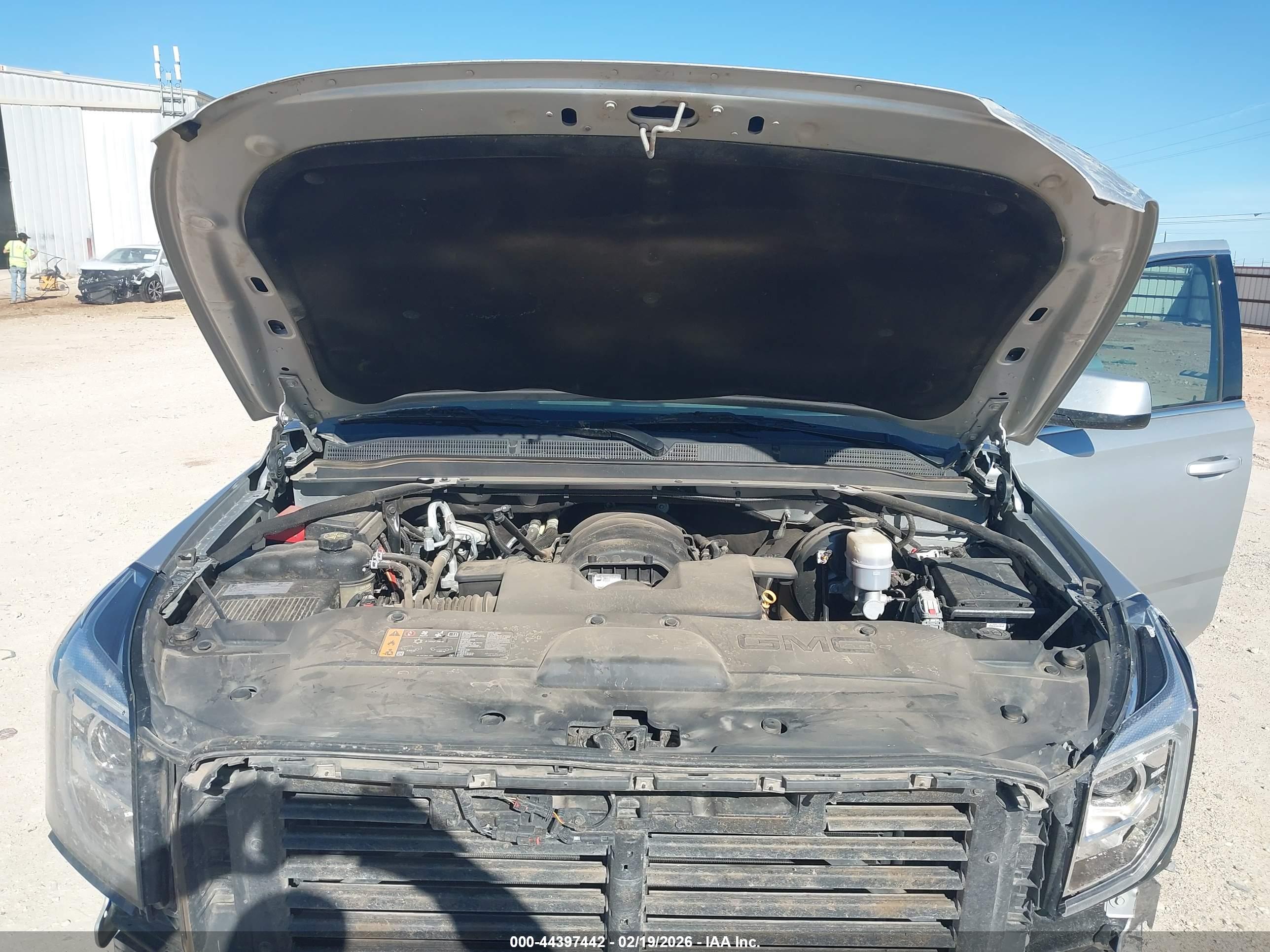 GMC YUKON image 10