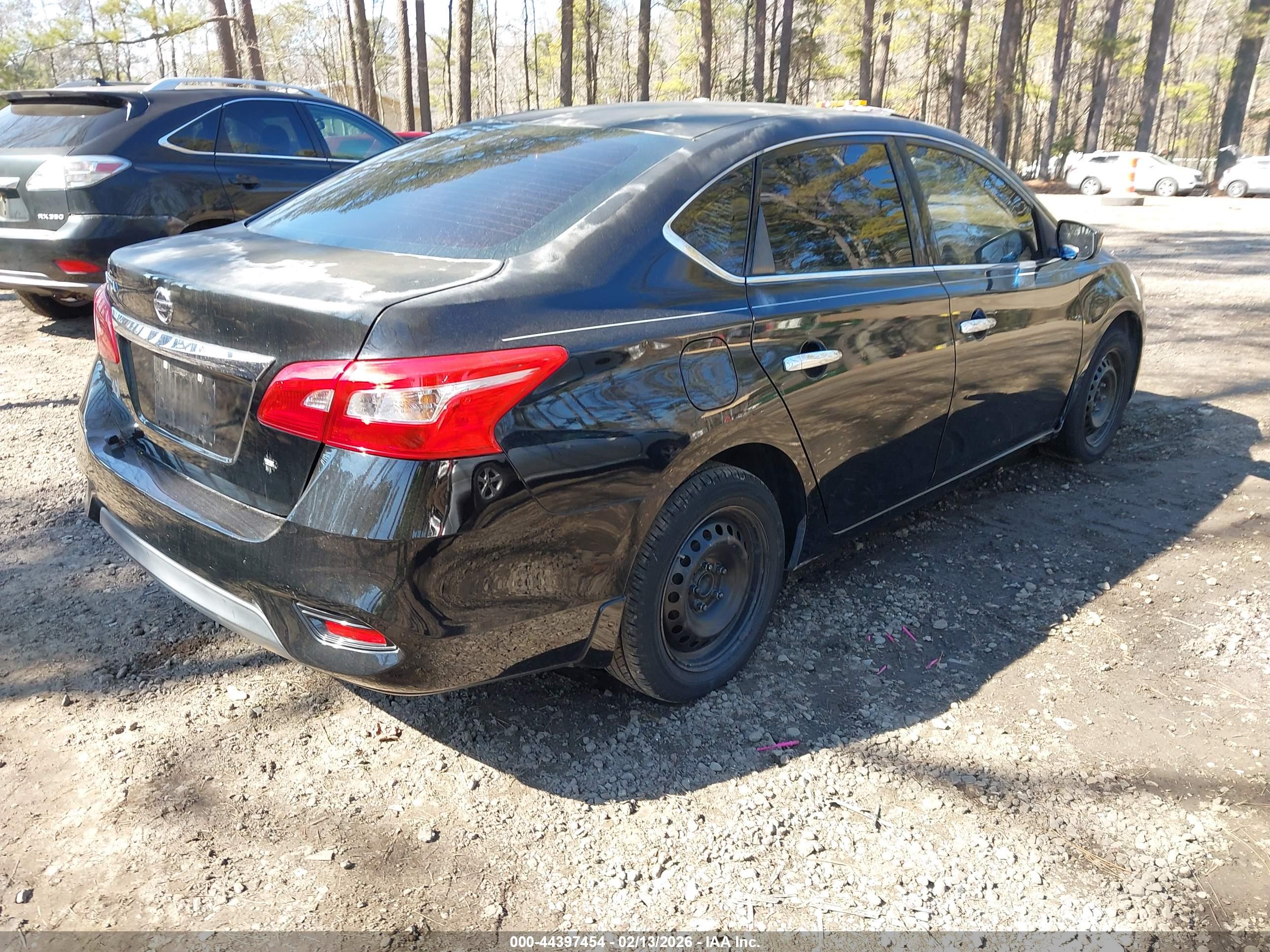 NISSAN SENTRA image 4